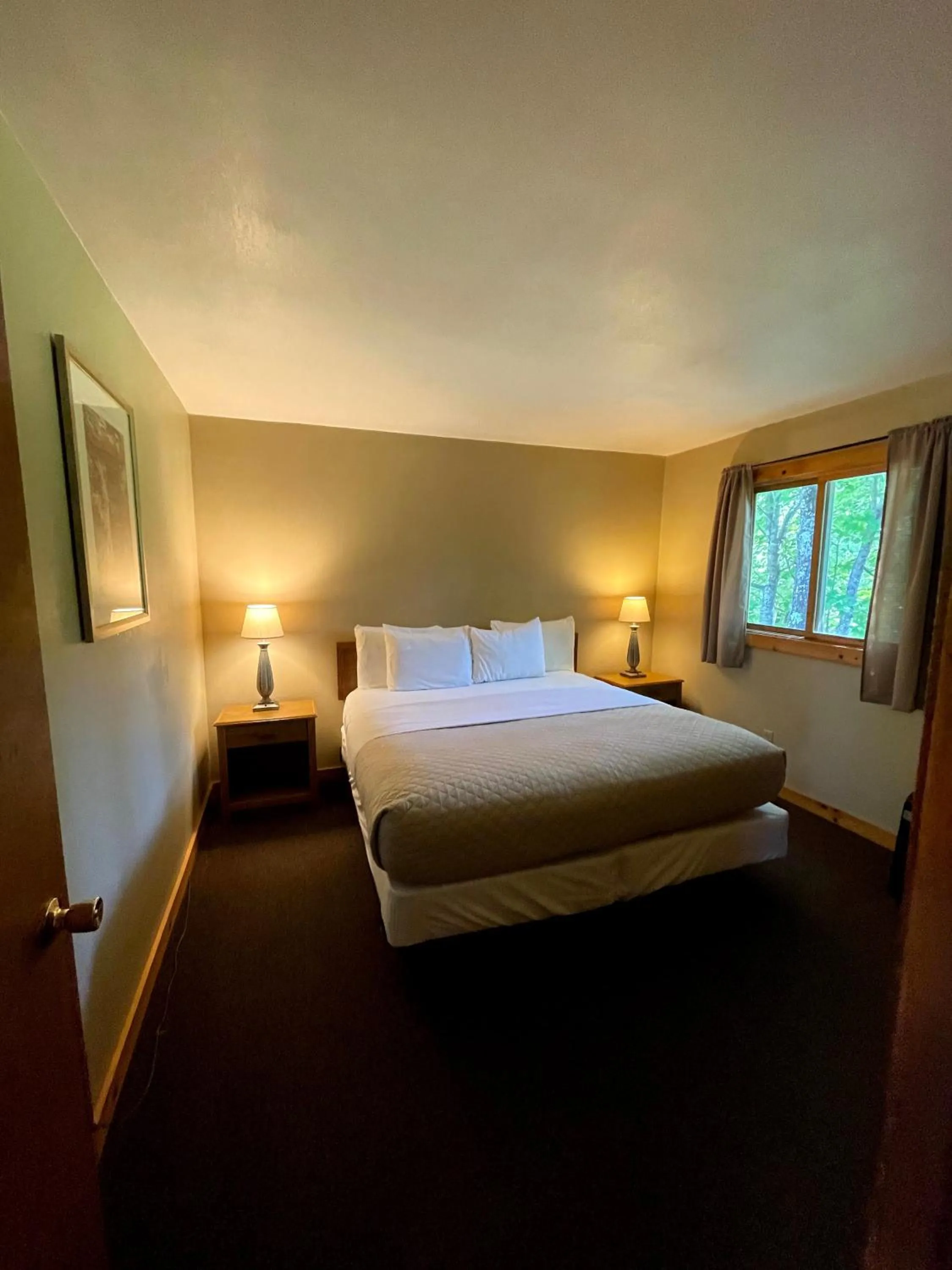Bedroom in Hanging Horn Lakeside Resort