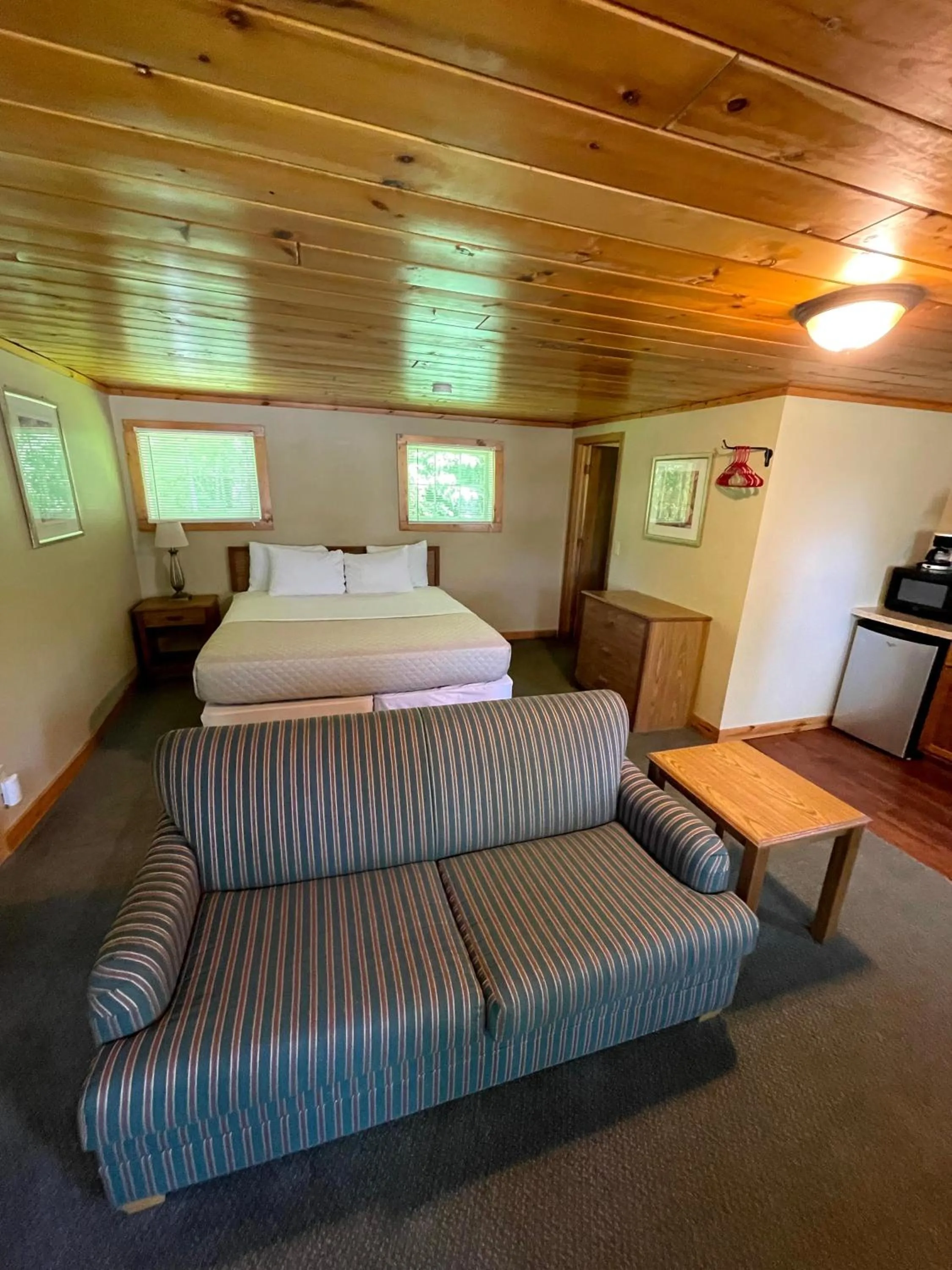 Hanging Horn Lakeside Resort