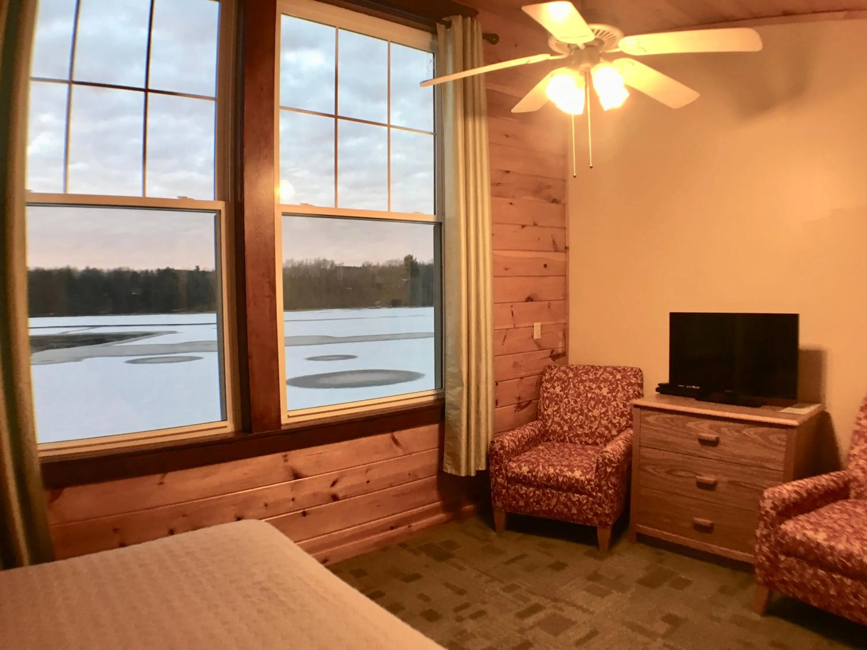 Living room in Hanging Horn Lakeside Resort