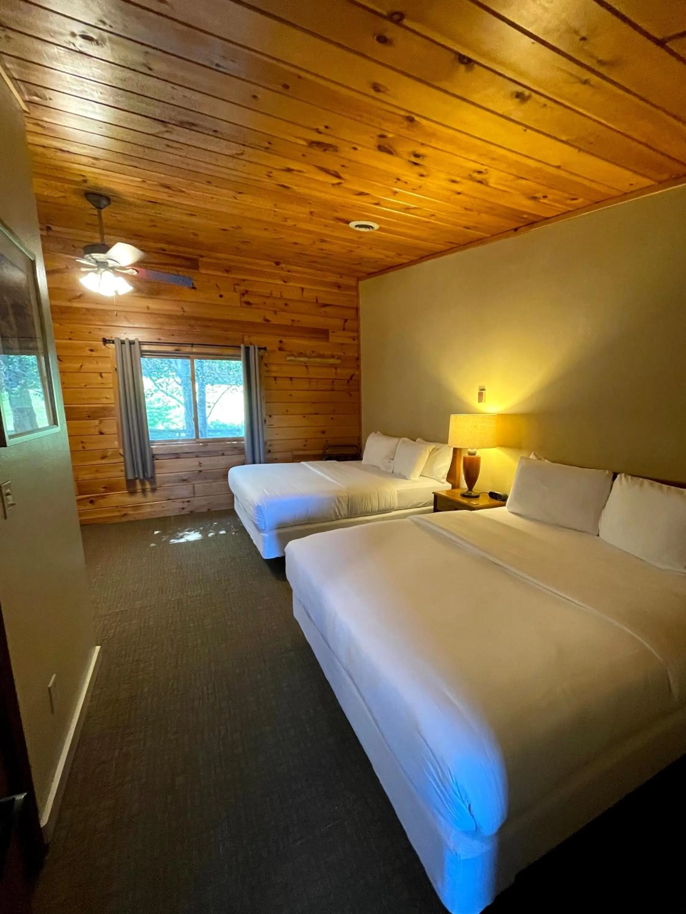 Hanging Horn Lakeside Resort