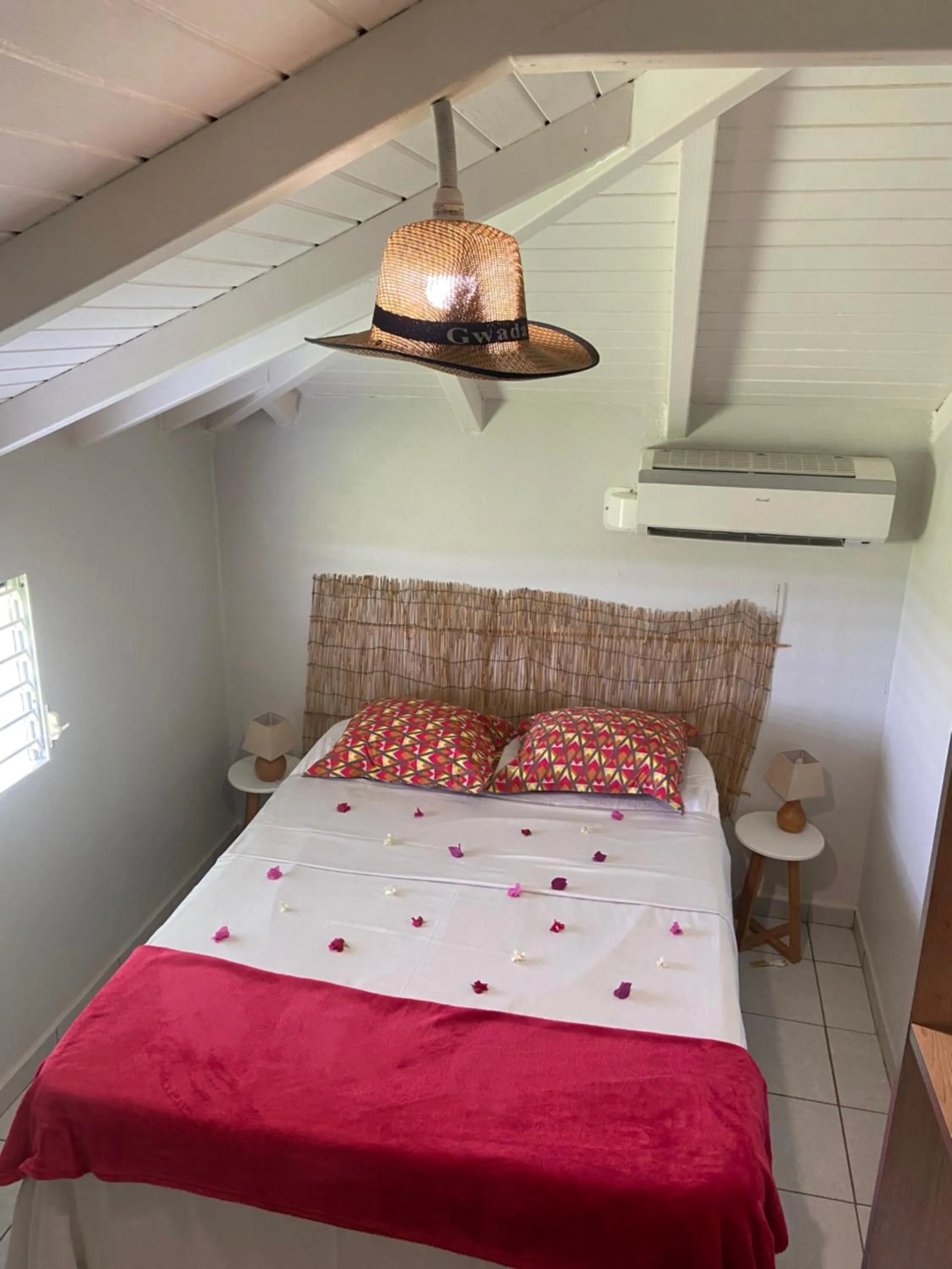 Bedroom, Bed in Domaine De Marly, 3 étoiles
