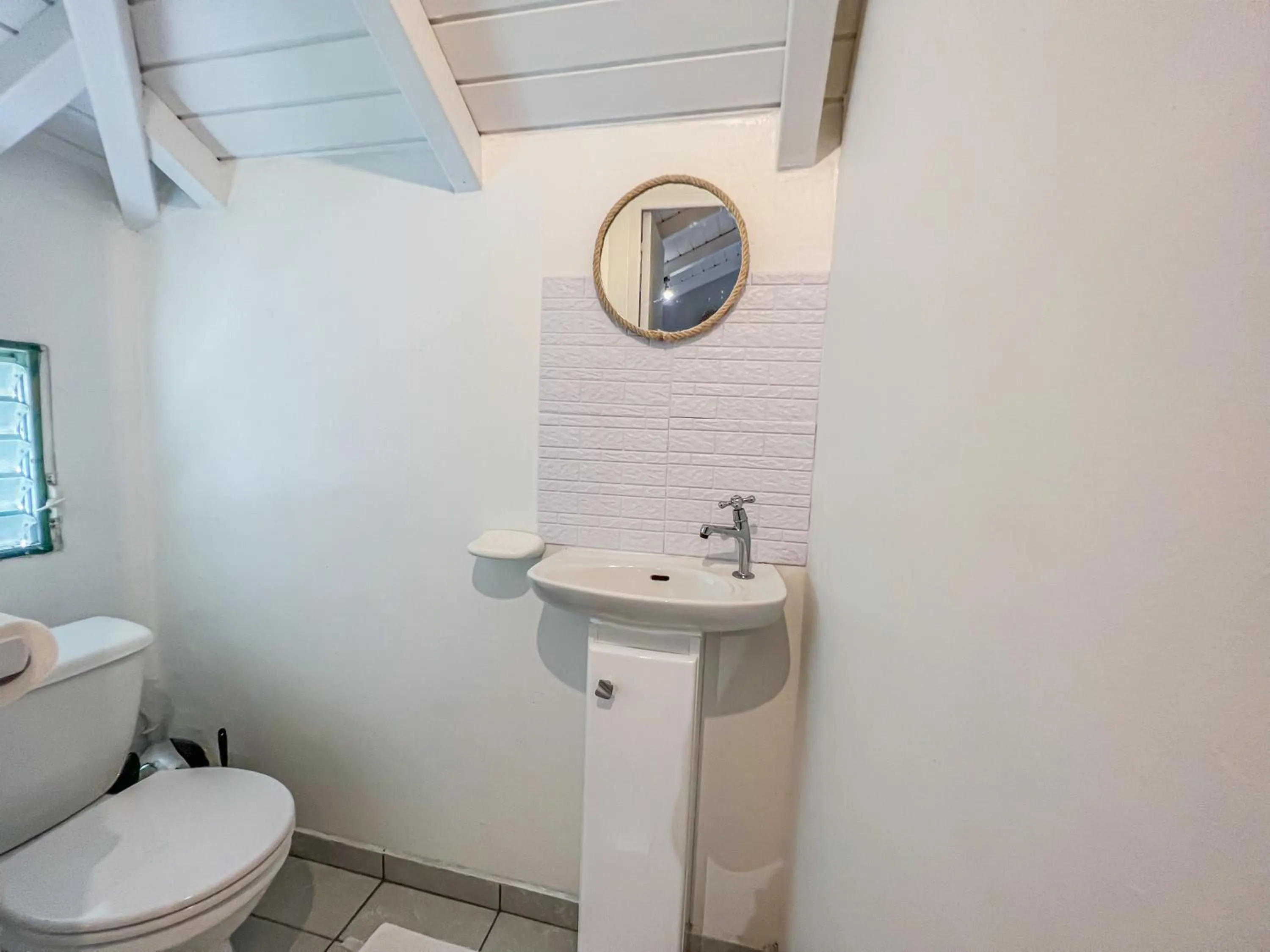 Toilet in Domaine De Marly, 3 étoiles