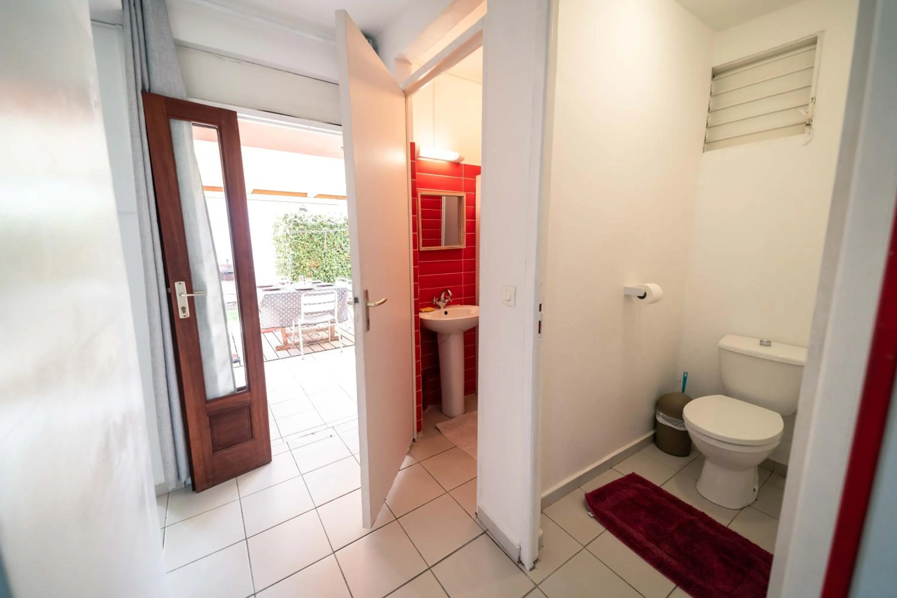 Bathroom in Domaine De Marly, 3 étoiles