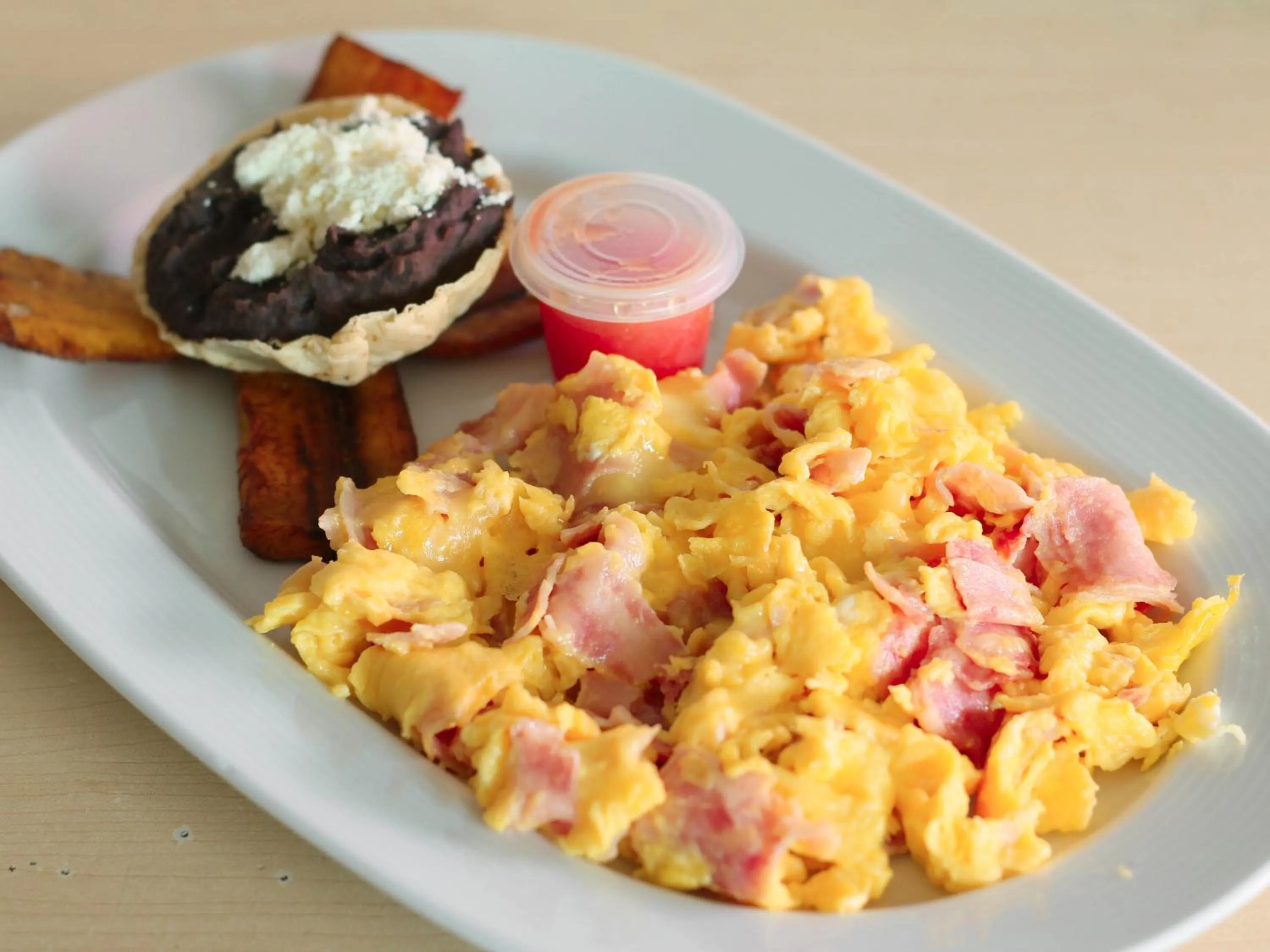 Meals in La Isla Auto Hotel