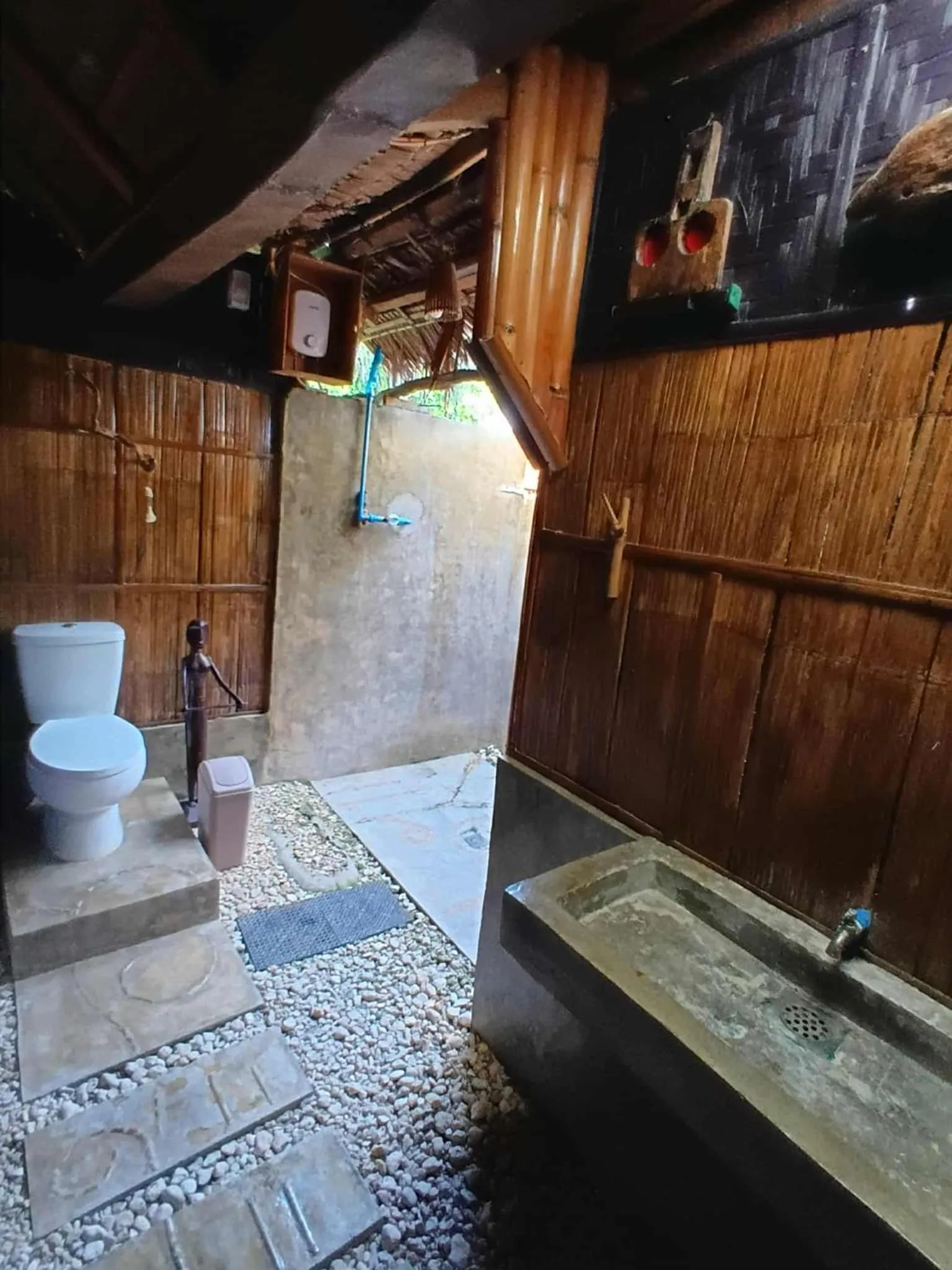 Herbs Guest House and Restaurant near the Sea