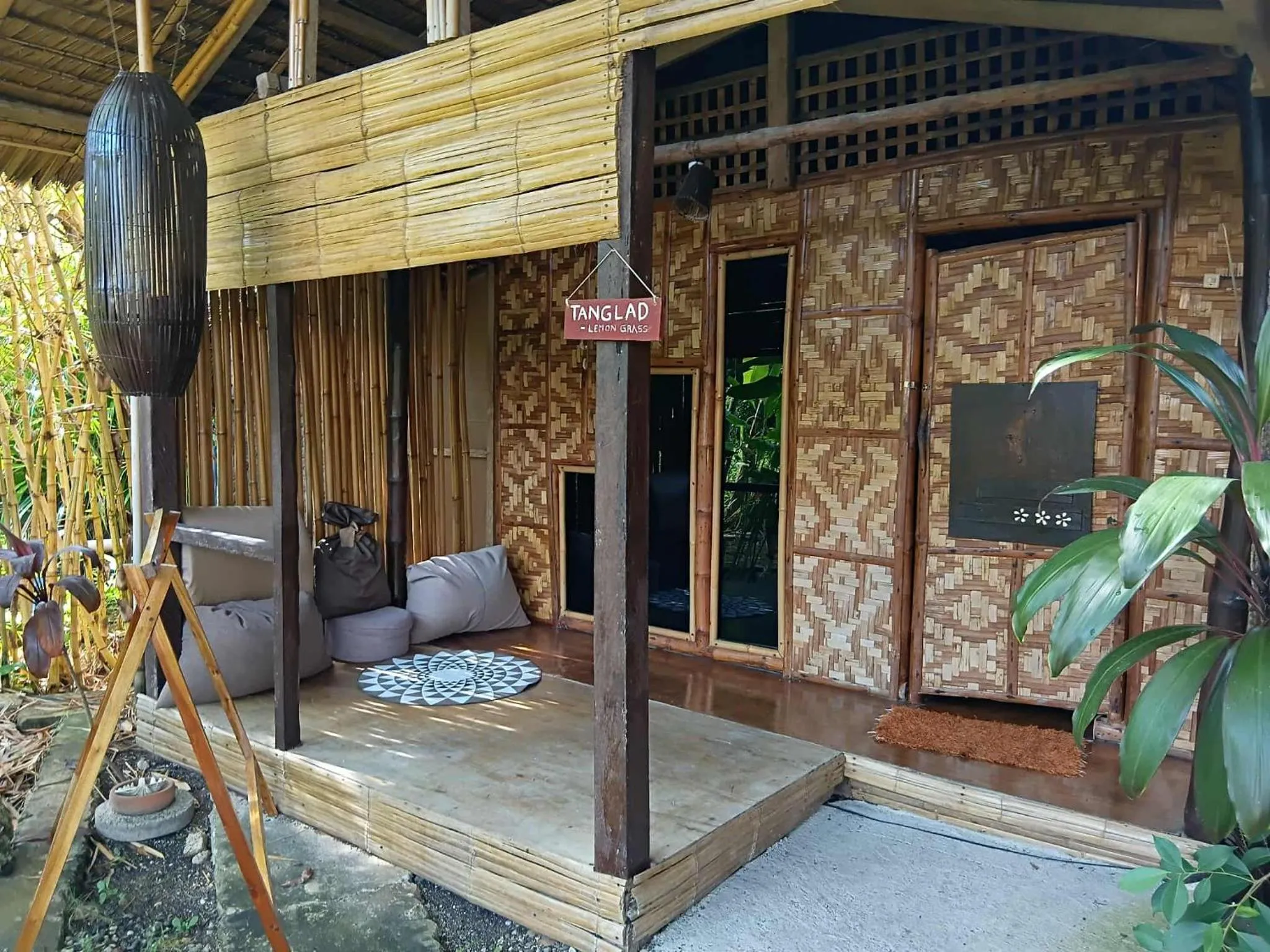 Herbs Guest House and Restaurant near the Sea