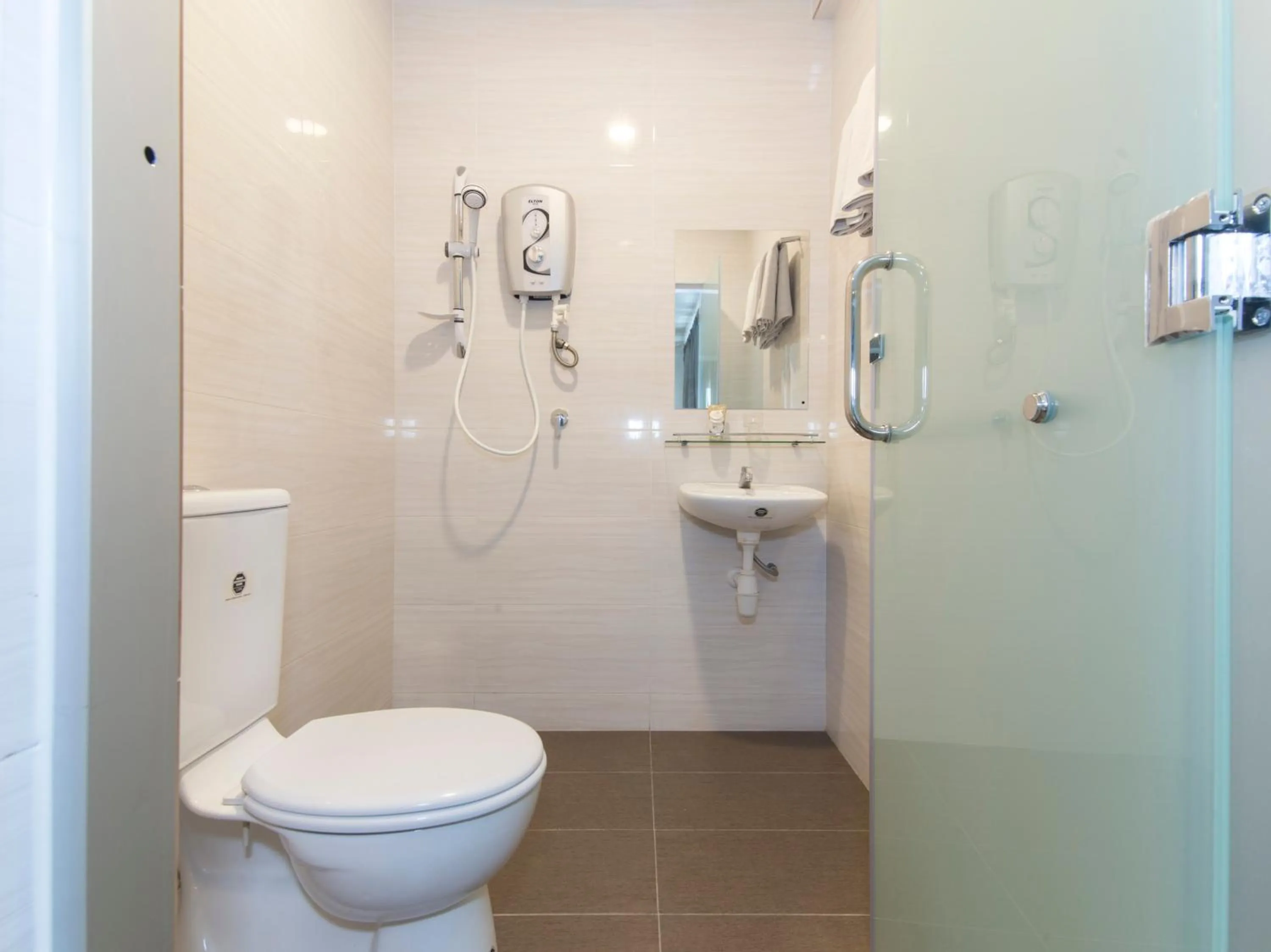 Bathroom in Fumah Hotel Jalan Kuching