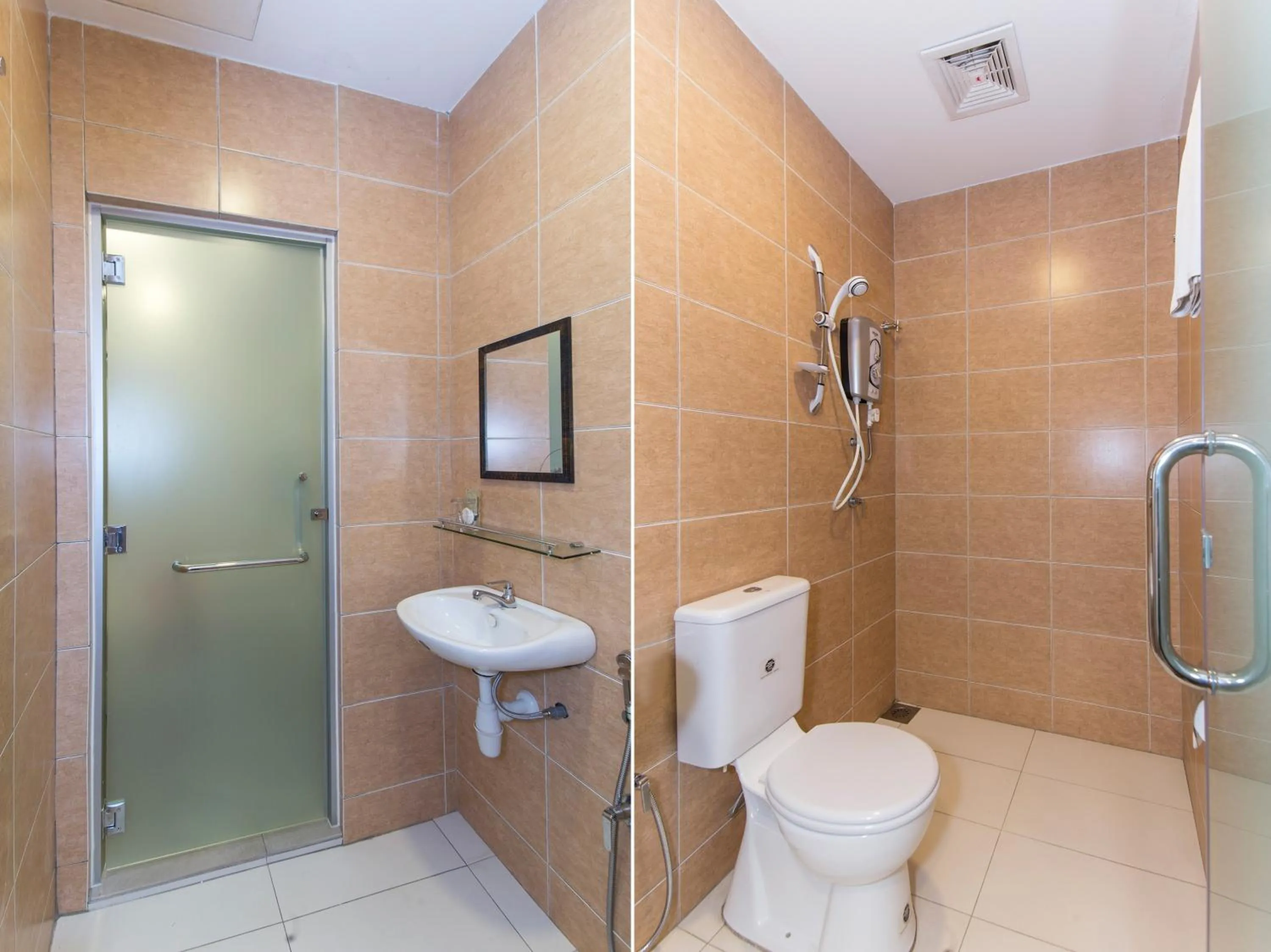 Bathroom in Fumah Hotel Jalan Kuching