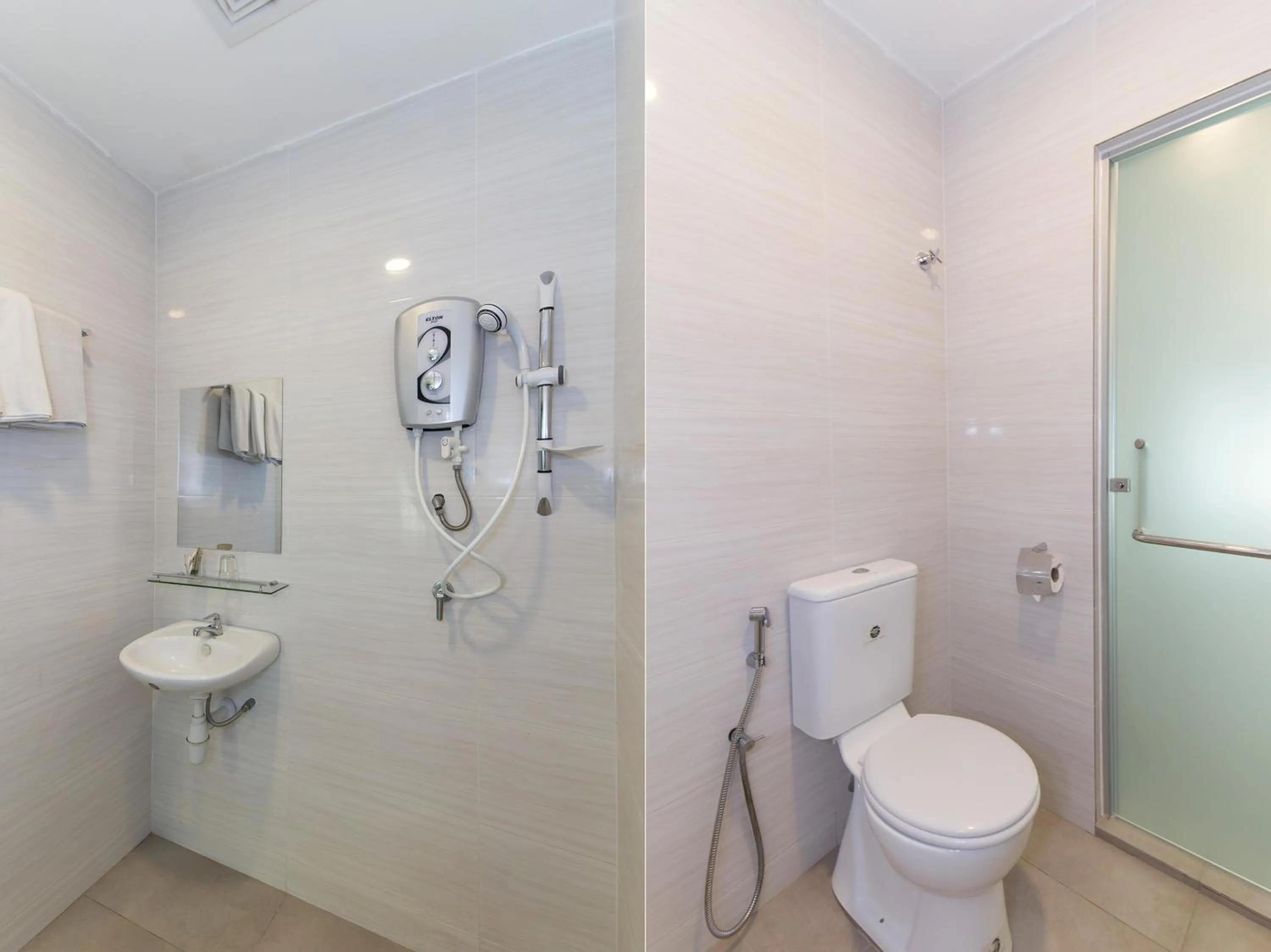 Bathroom in Fumah Hotel Jalan Kuching