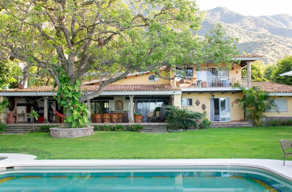 Casa Palomas Bed and Breakfast