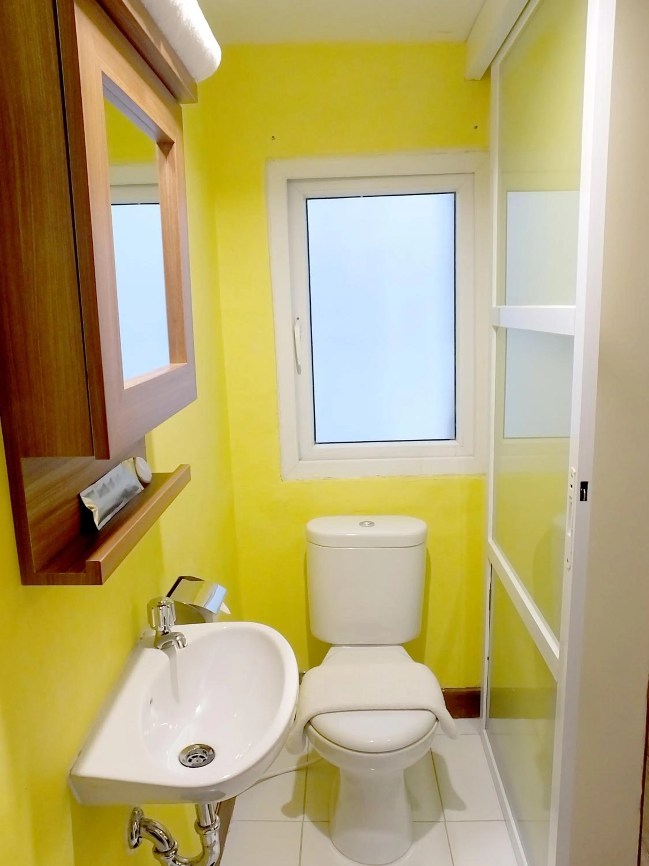 Bathroom in Nunia Inn Bandara Jakarta