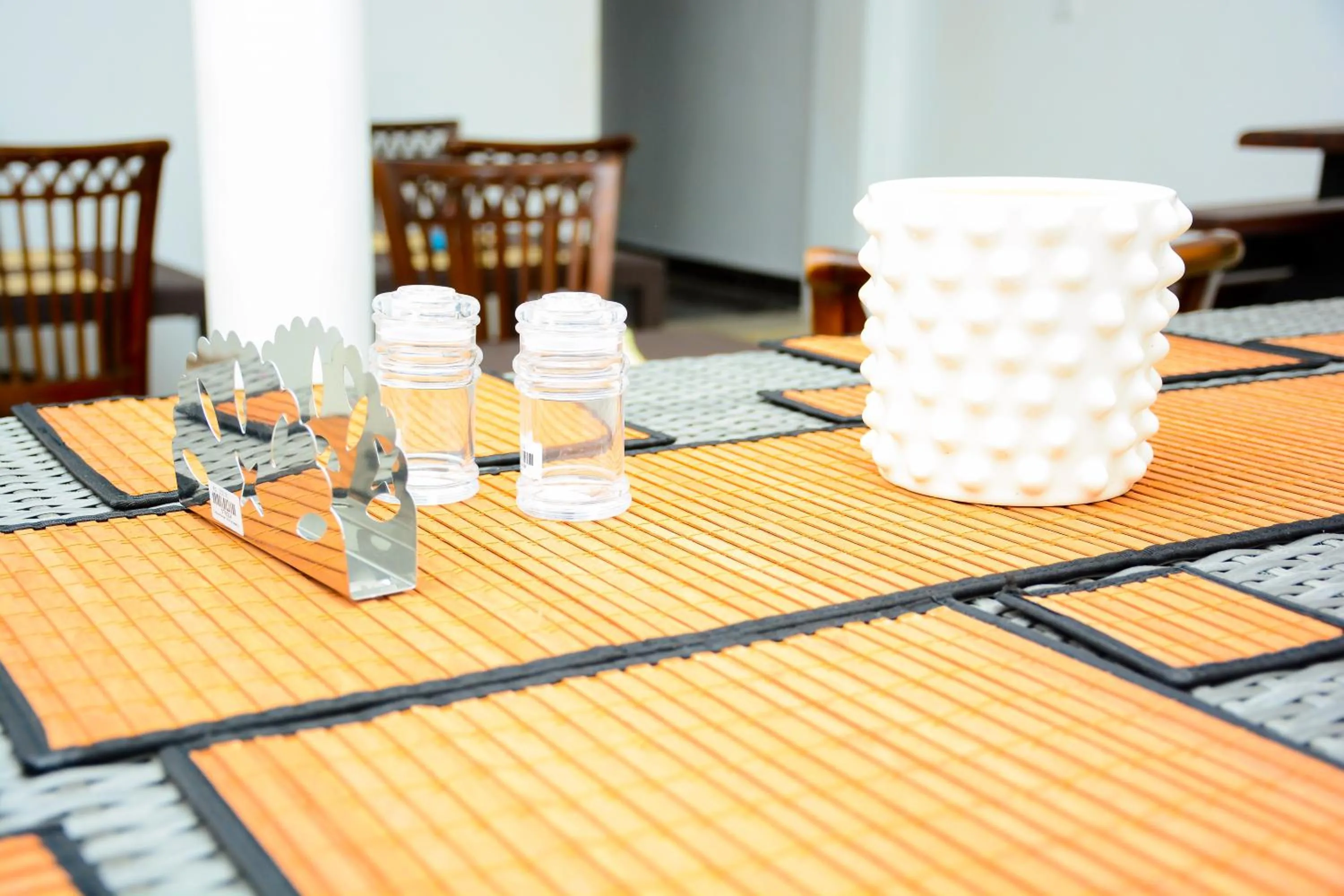 Food and drinks in Mama Beach Villa