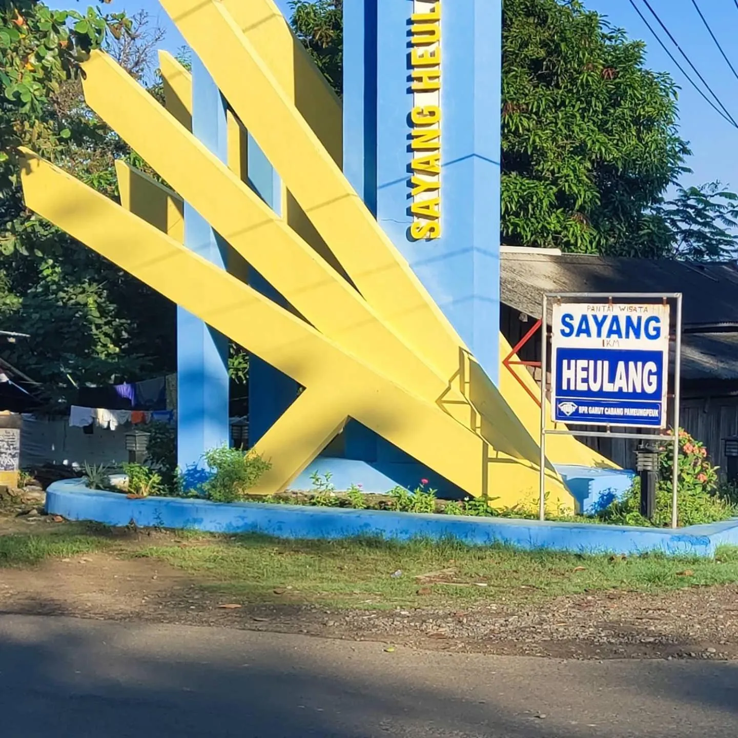 Penginapan Karanglaut Sayangheulang