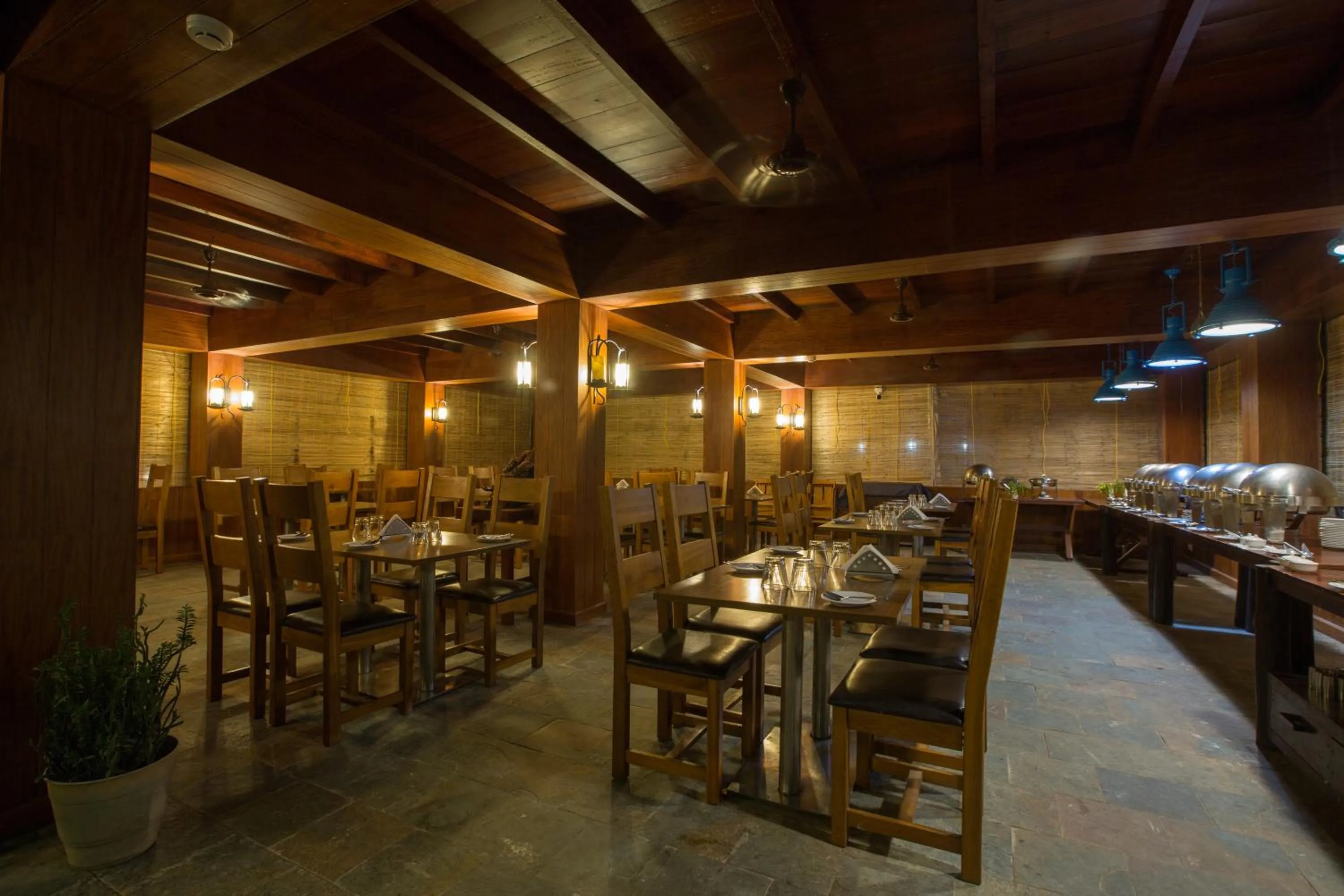 Restaurant/places to eat in TSG Aura