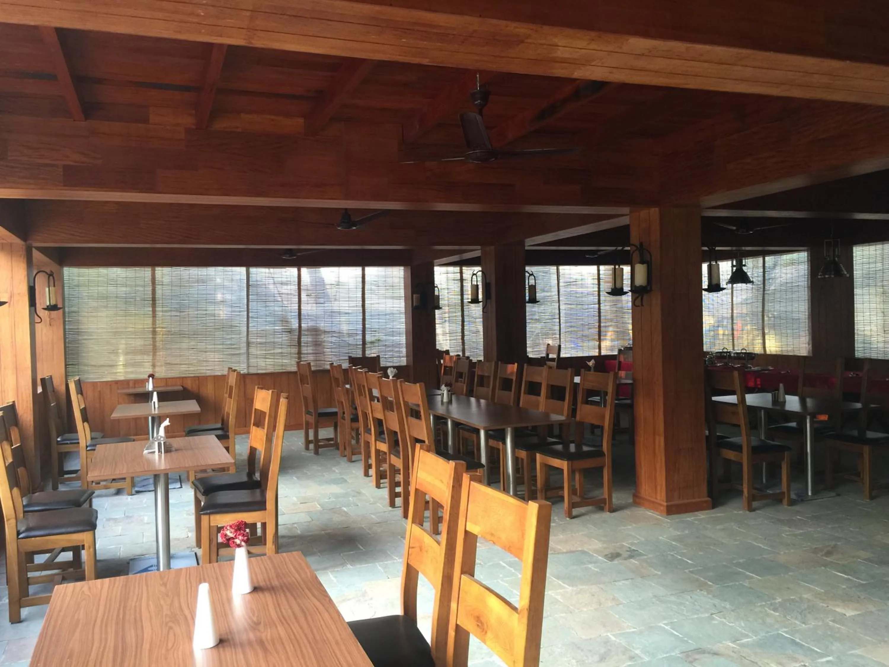 Restaurant/places to eat in TSG Aura