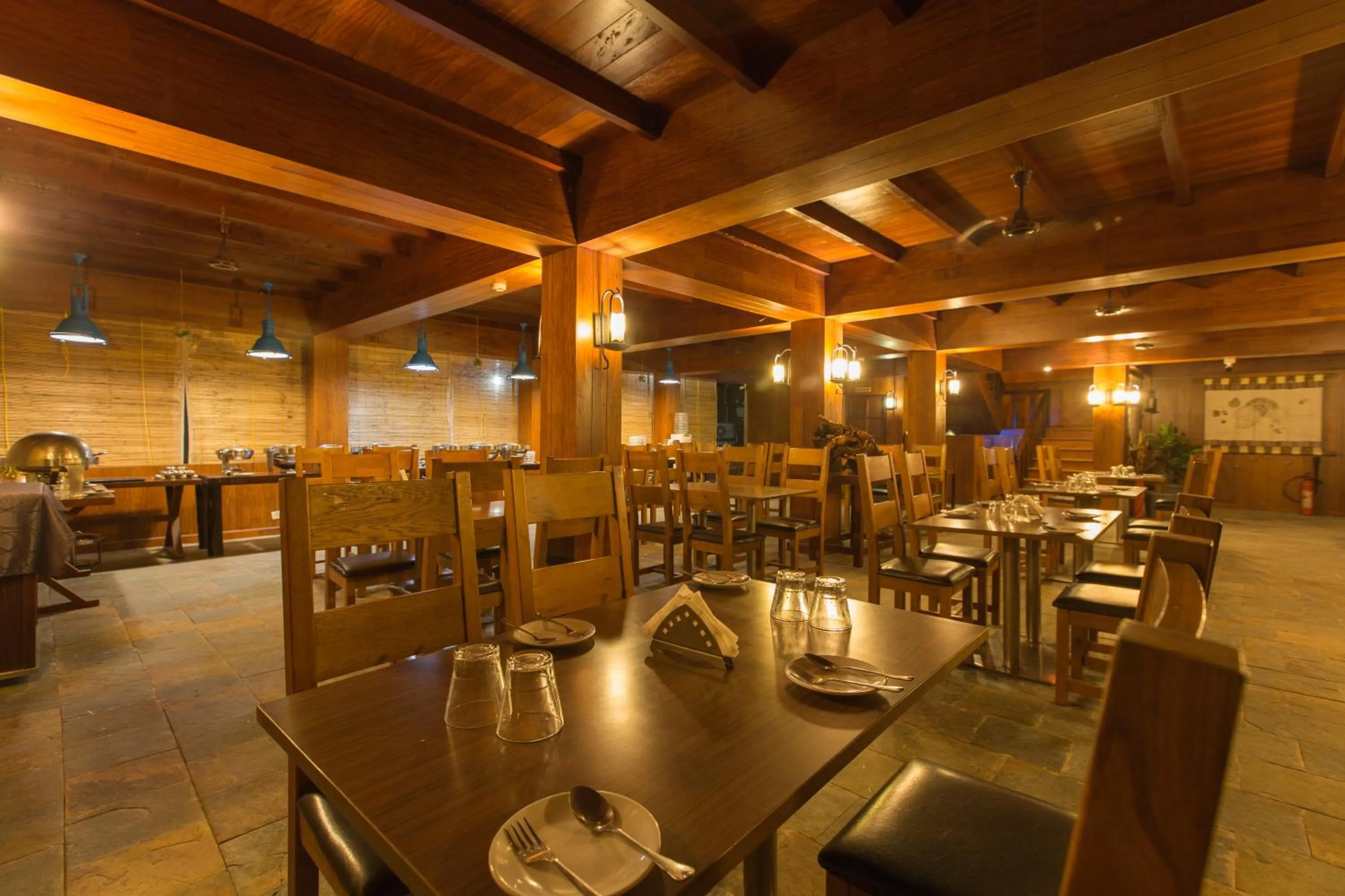 Restaurant/places to eat in TSG Aura