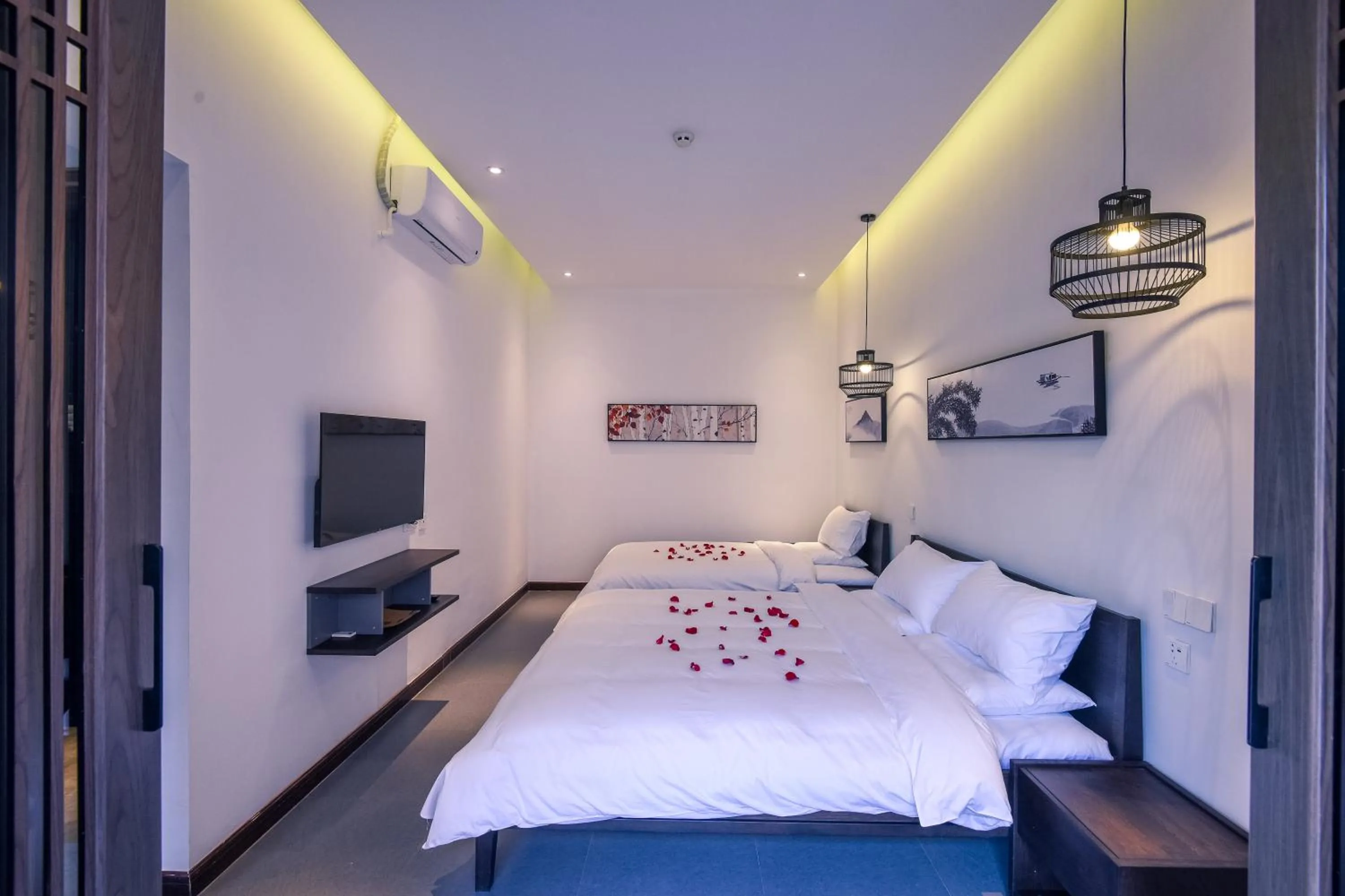 Bed in Elsewhere Hotel Inn North Street Branch