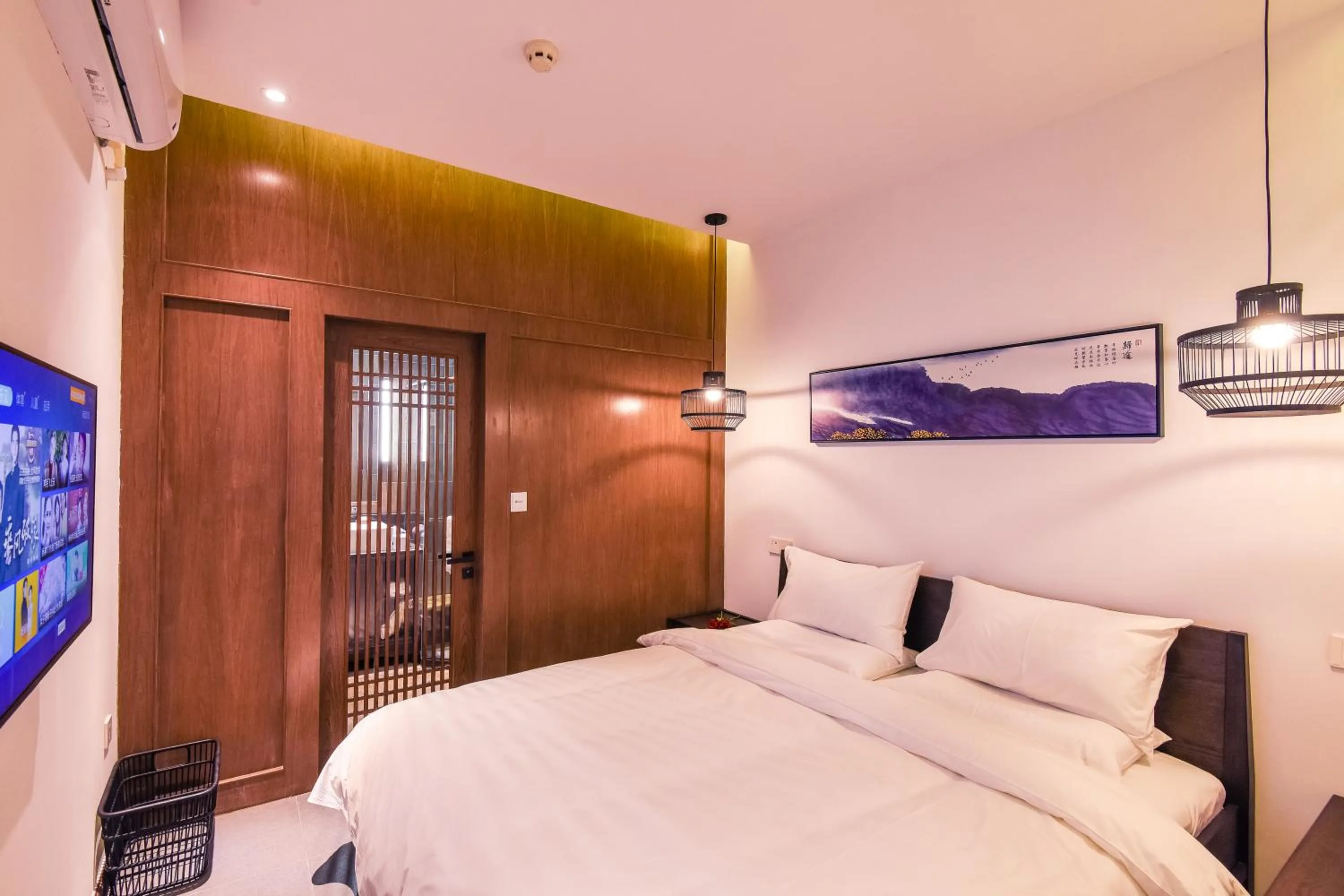 Bed in Elsewhere Hotel Inn North Street Branch