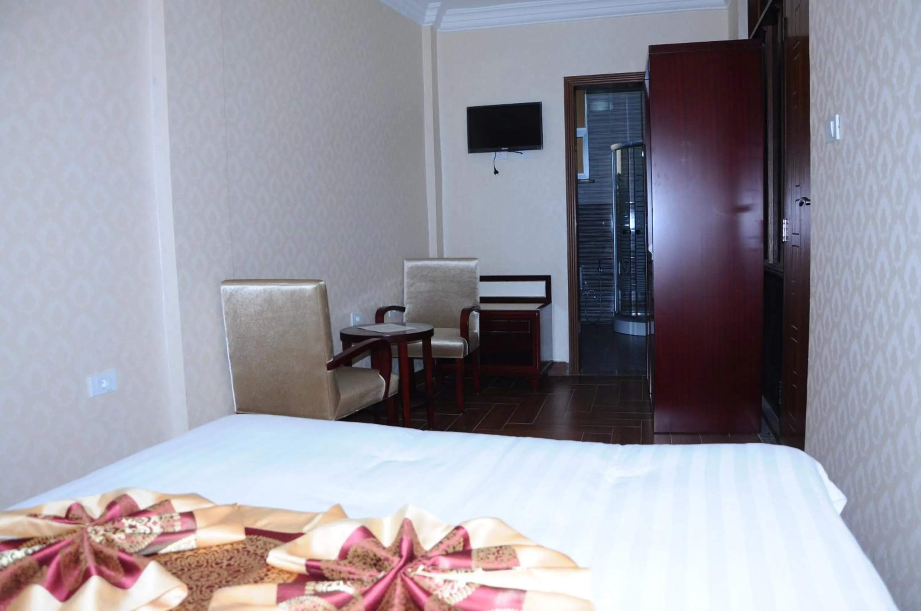 Dining area, Bed in Guzara Hotel Addis