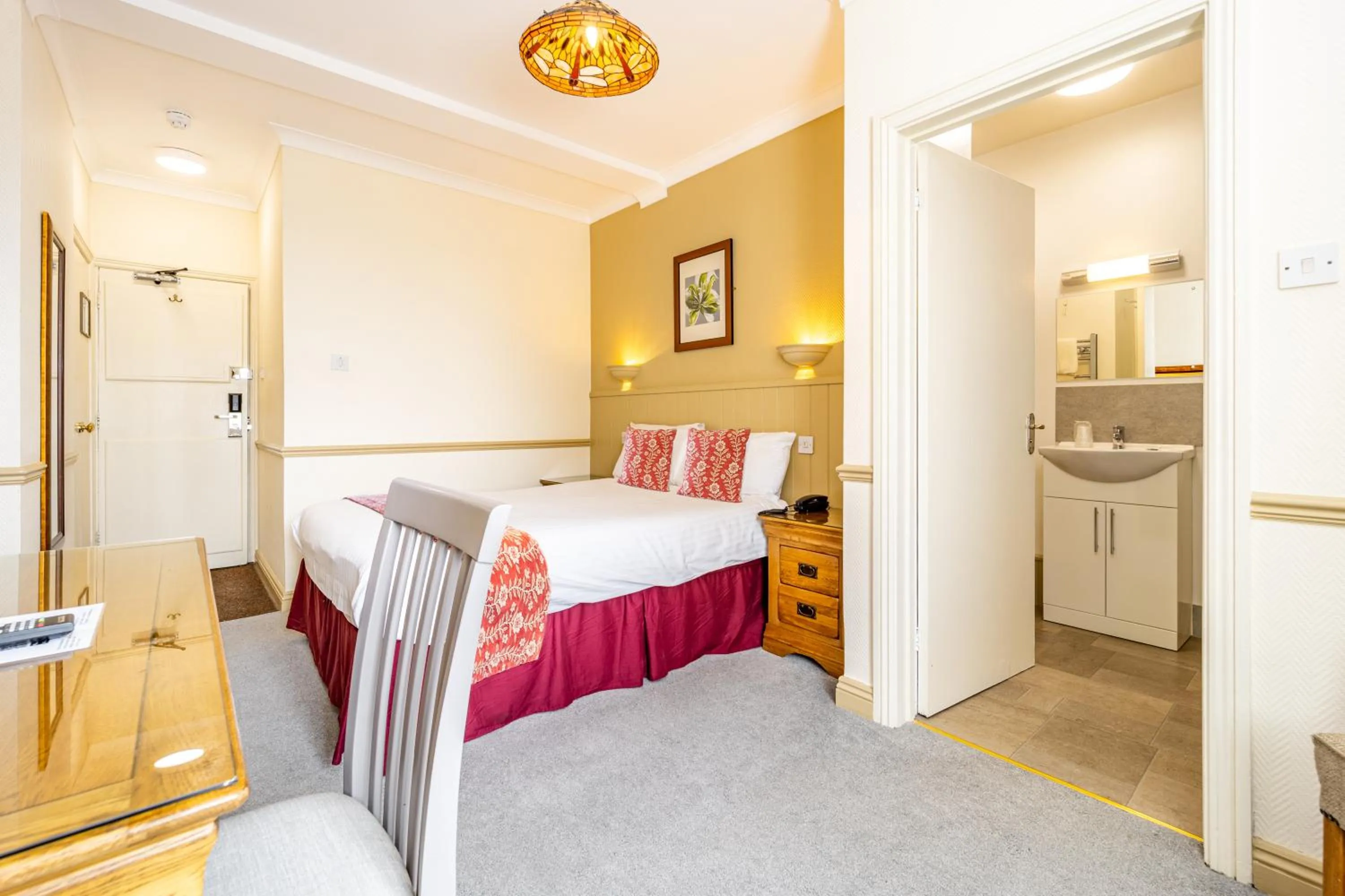 Bed in Best Western The Webbington Hotel & Spa