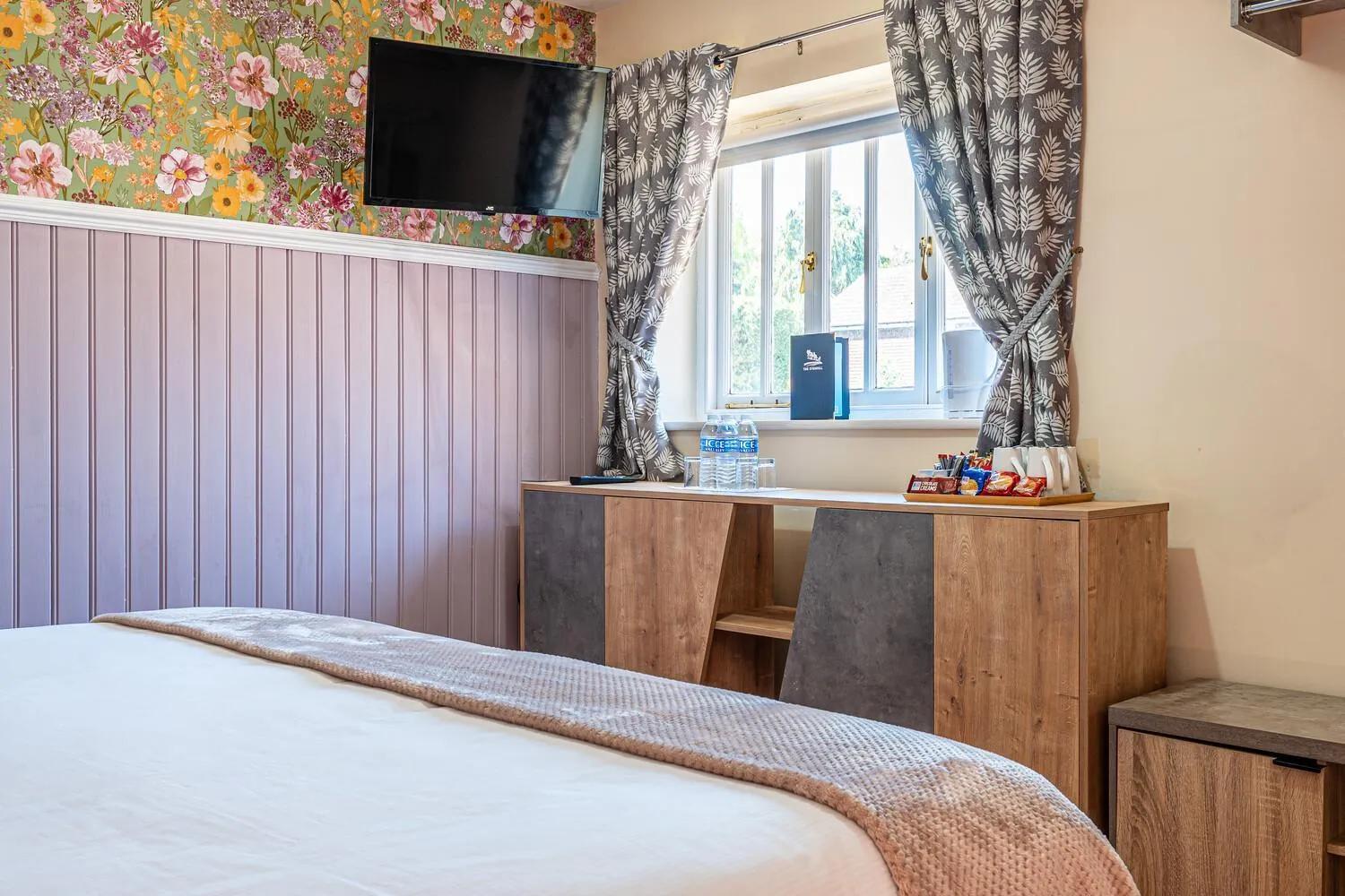 Bedroom, Bed in The Evenhill