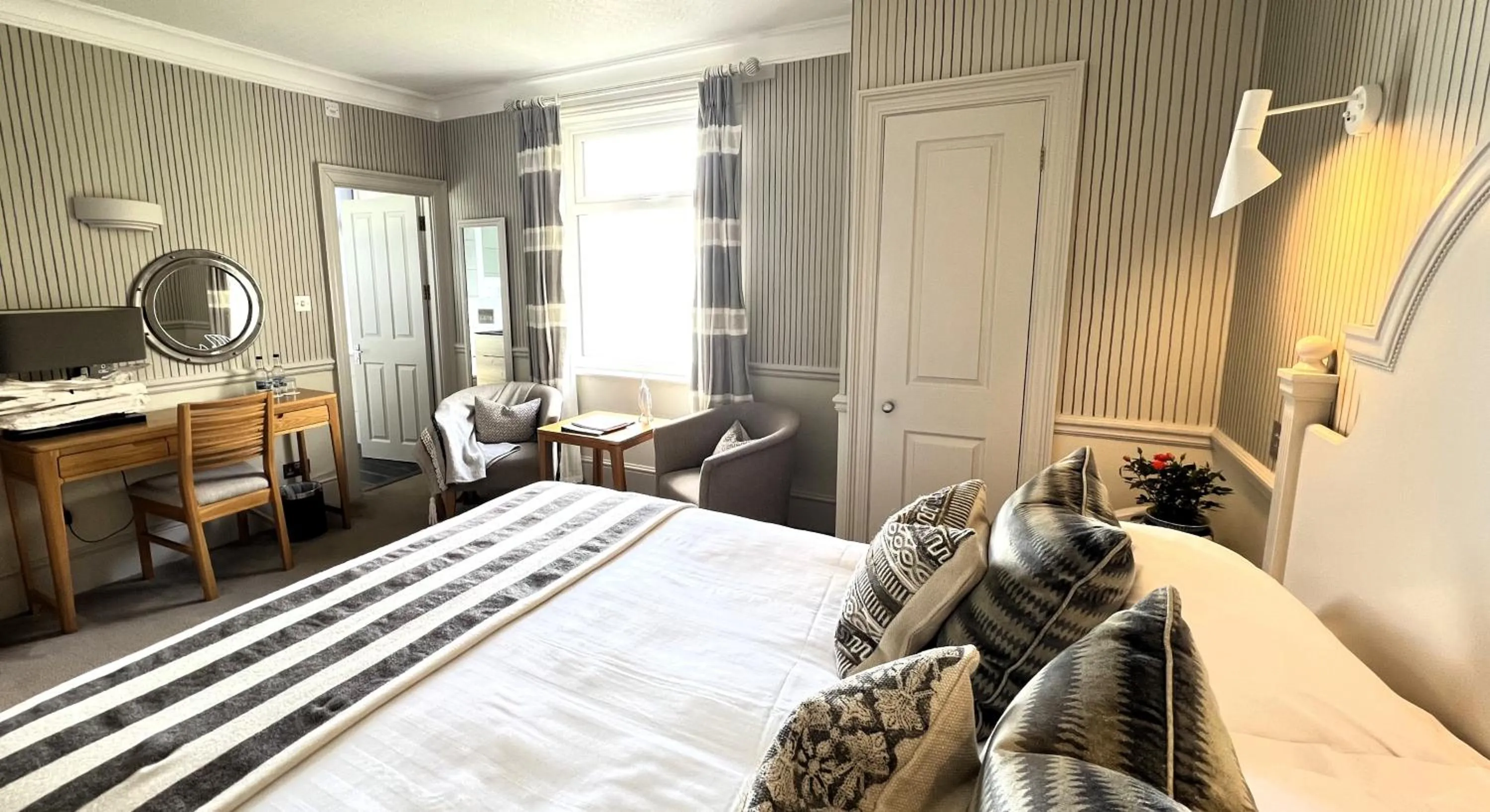 Bed in Watersmeet Hotel