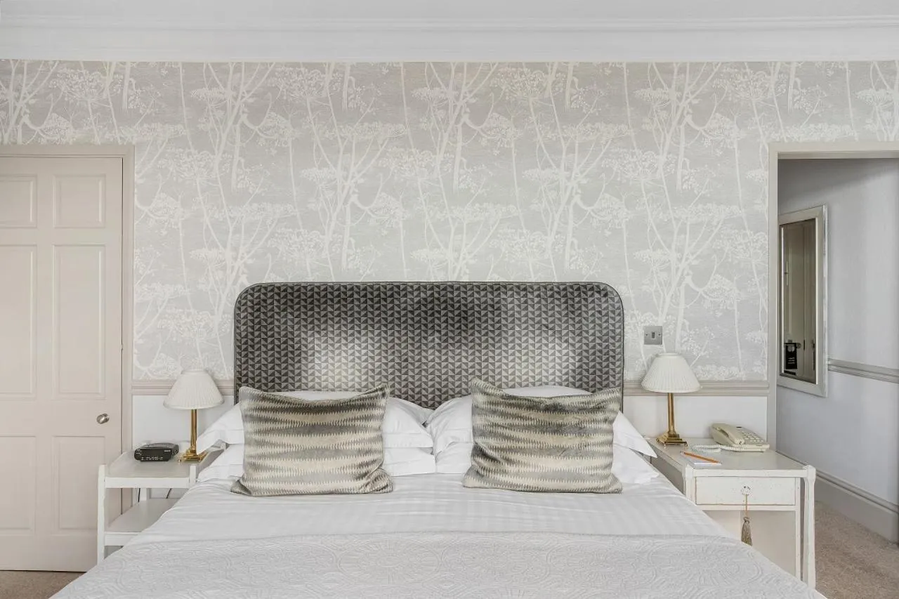 Bed in Watersmeet Hotel