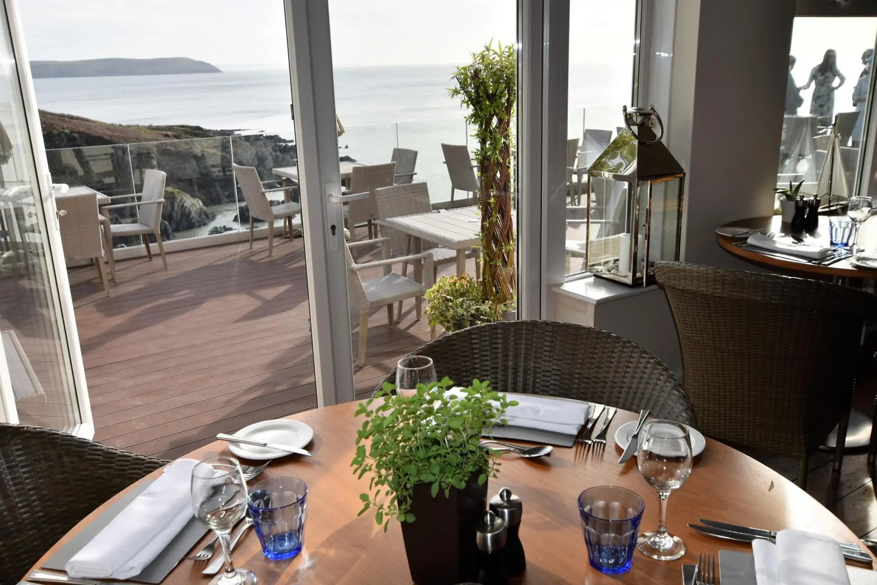 Restaurant/places to eat in Watersmeet Hotel Restaurant/places to eat in Watersmeet Hotel
