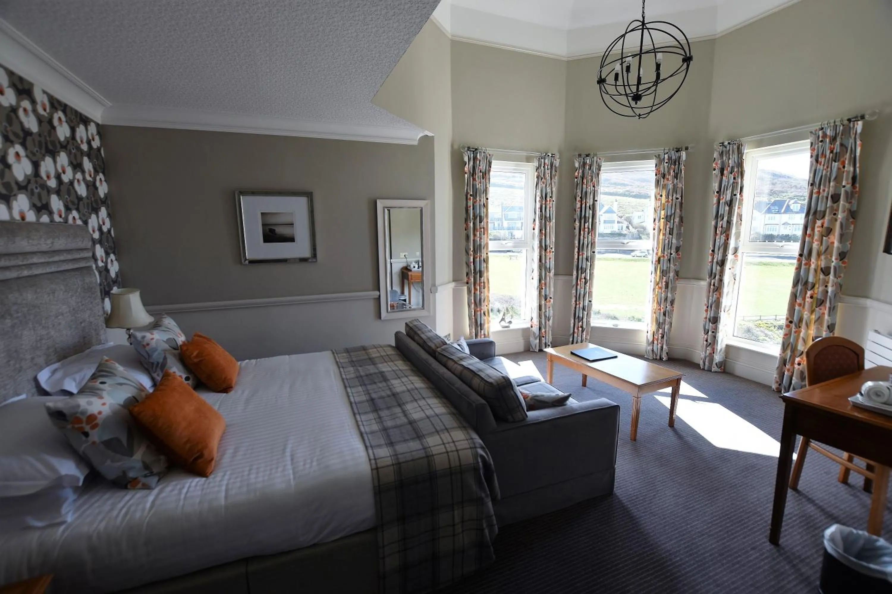 Day, Bed in Watersmeet Hotel