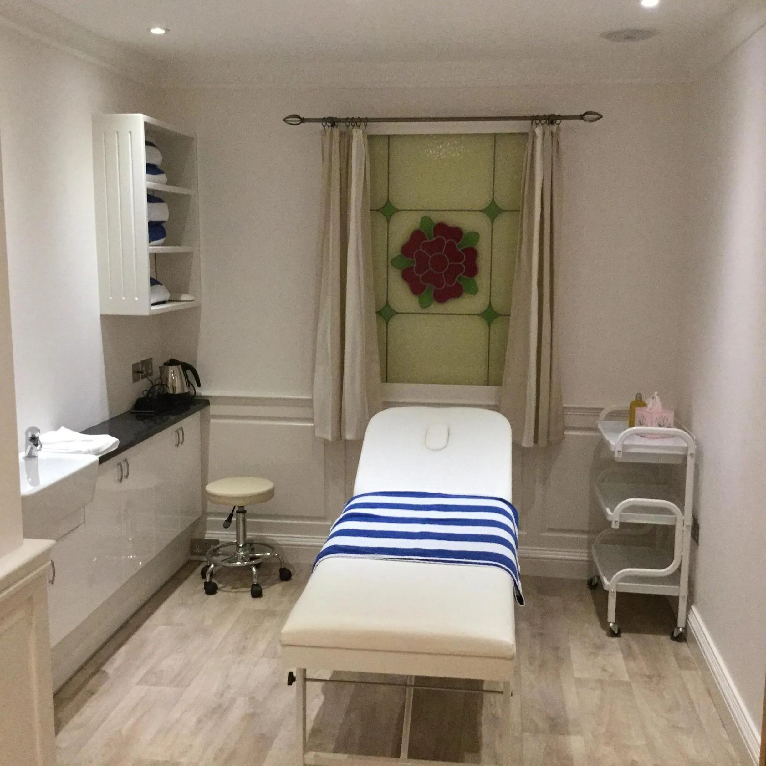 Bed in Watersmeet Hotel