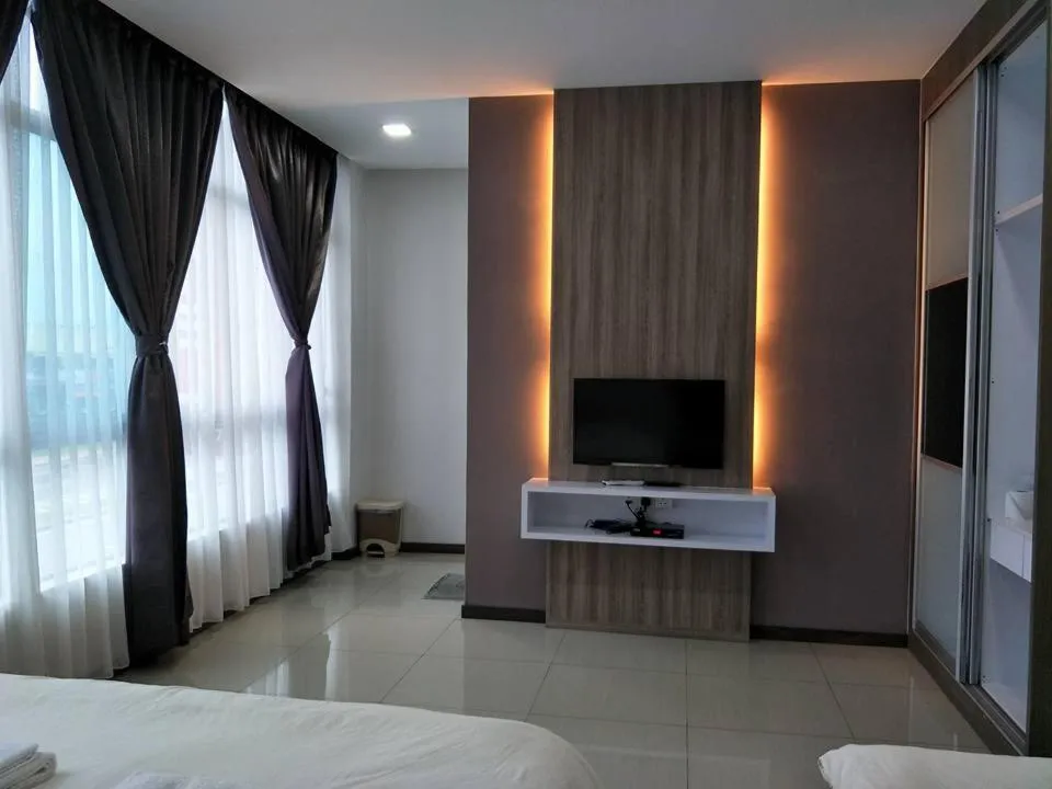 Living room, Bed in Lim Mini Hotel