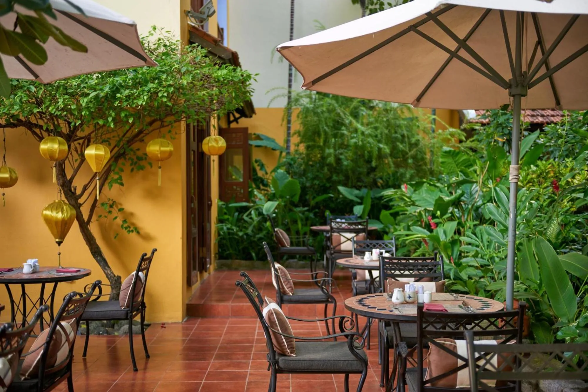 Restaurant/places to eat in La Siesta Hoi An Resort & Spa