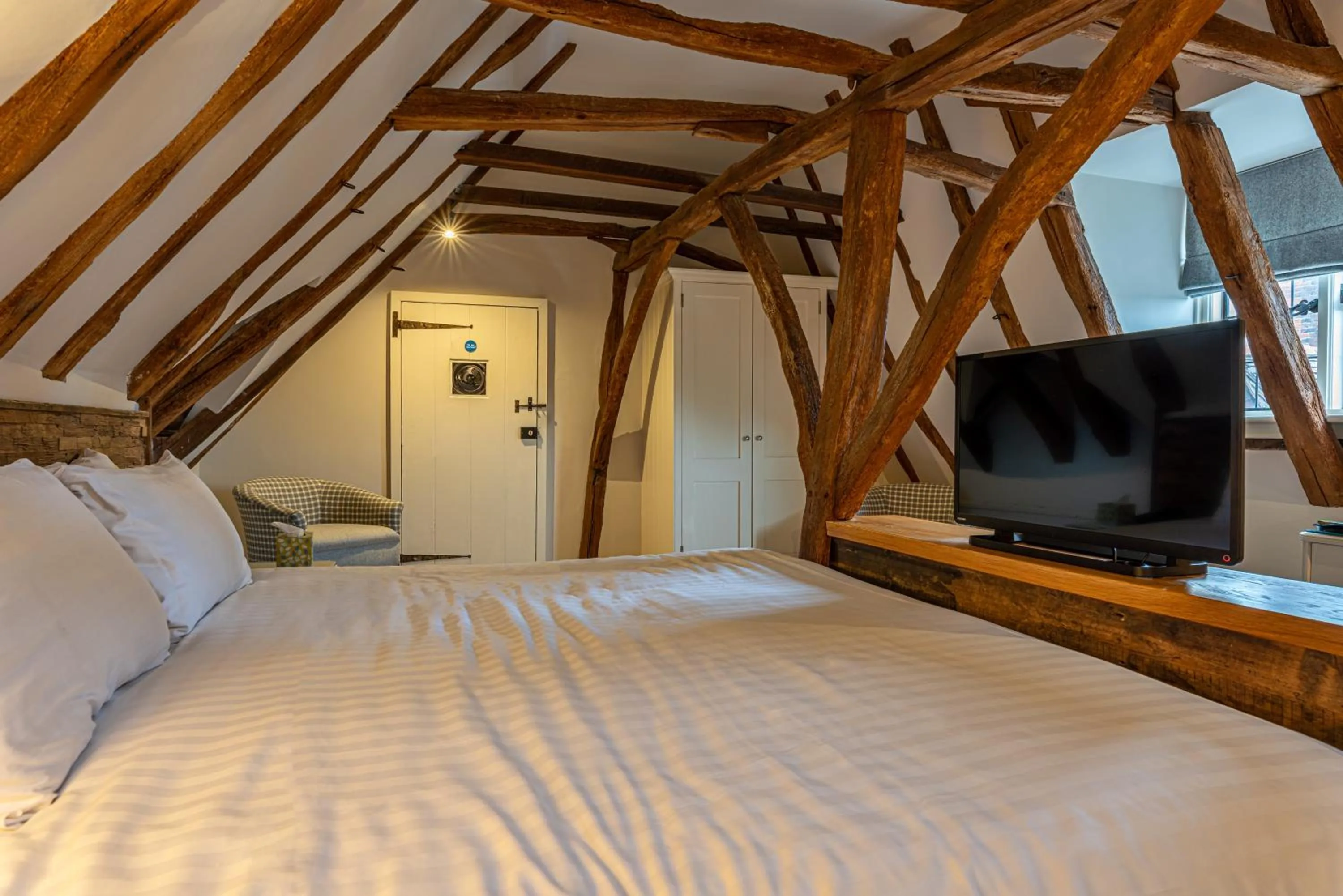 Bedroom, Bed in The Sun Inn