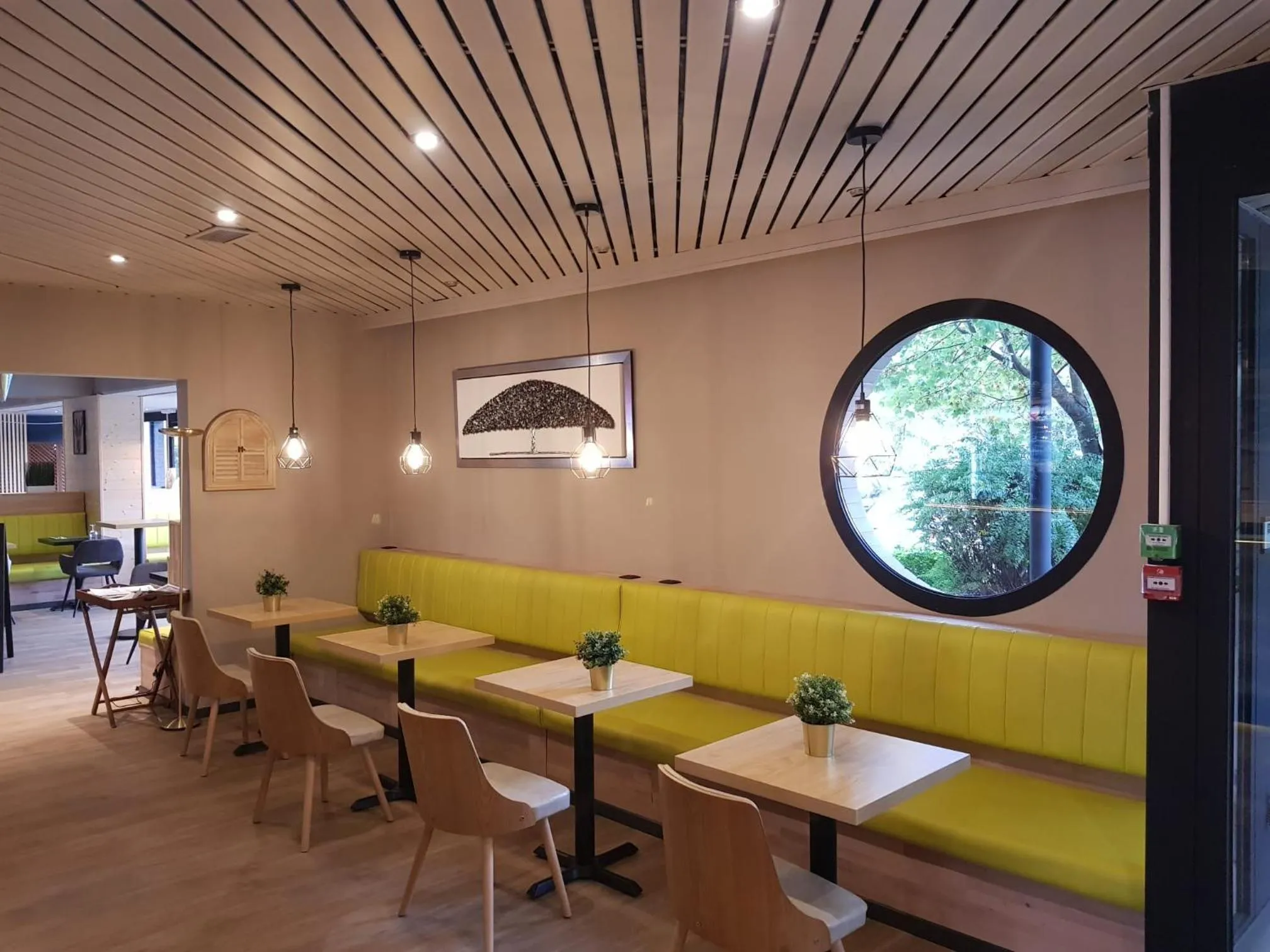 Lounge or bar in Euro Hôtel Airport Orly Rungis