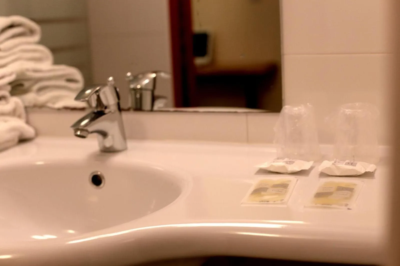 Bathroom in Euro Hôtel Airport Orly Rungis