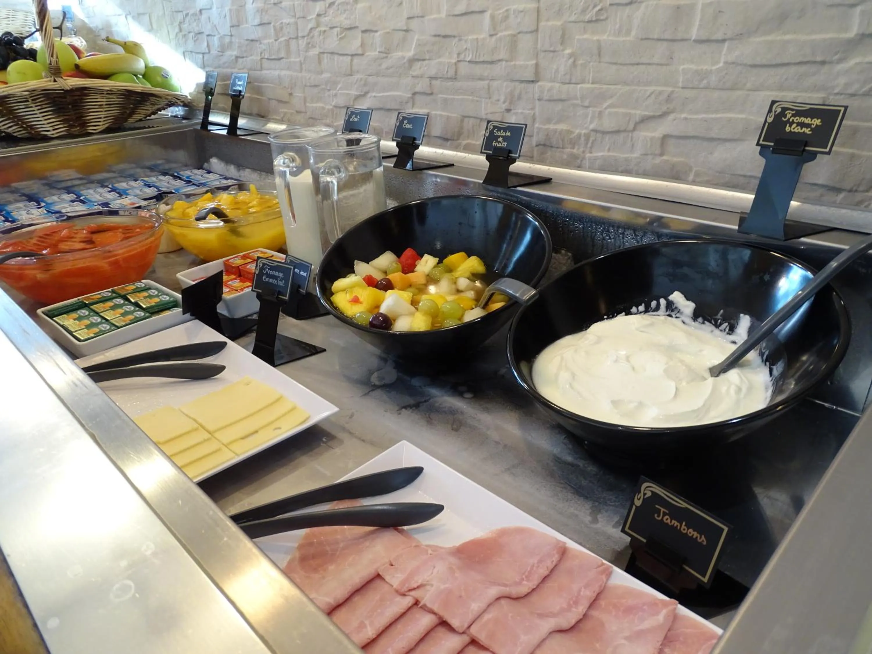 Buffet breakfast in Euro Hôtel Paris Créteil