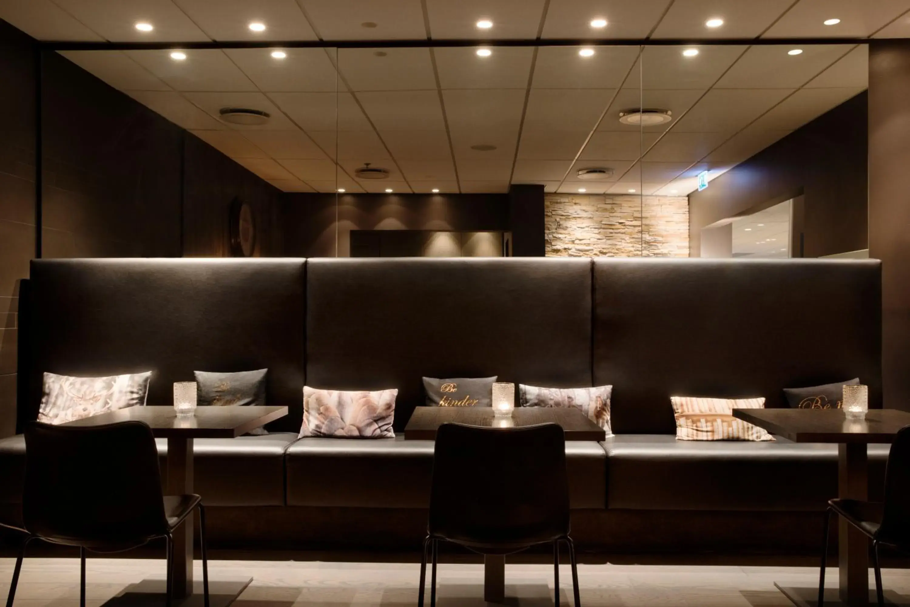 Lounge or bar in Hotel Reykjavík Grand Lounge or bar in Hotel Reykjavík Grand