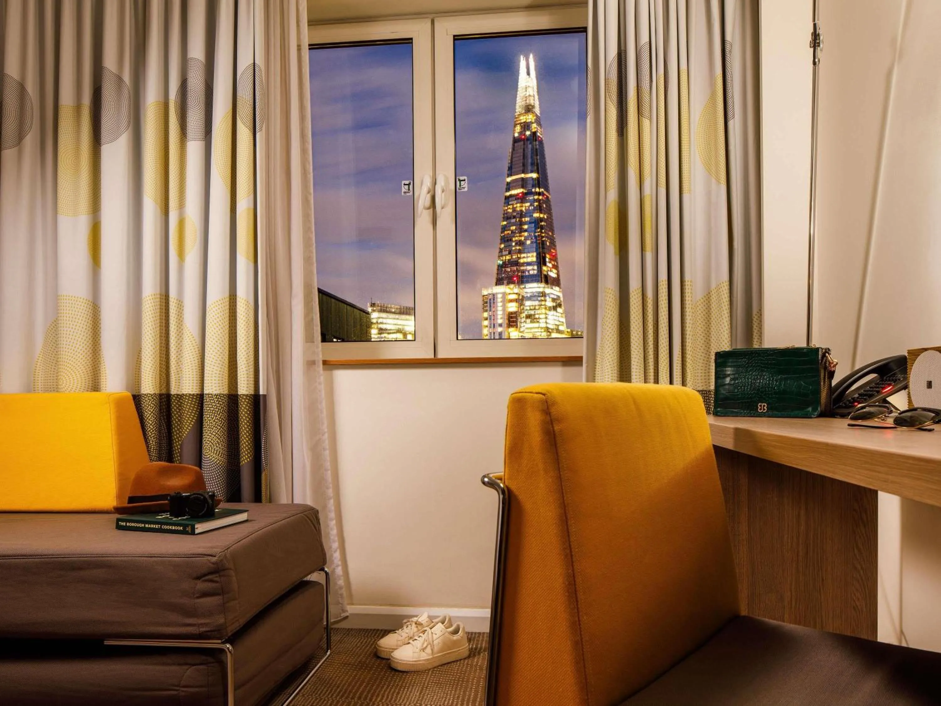 Bedroom in Novotel London Bridge