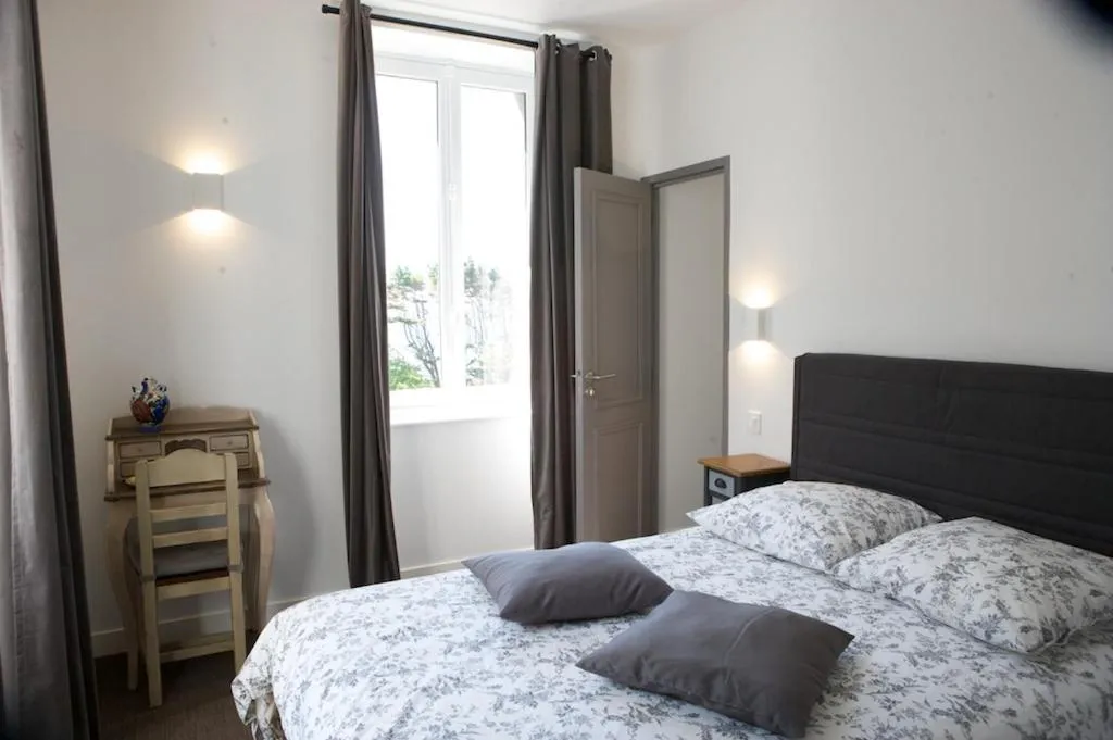 Bedroom, Bed in Villa Belmont