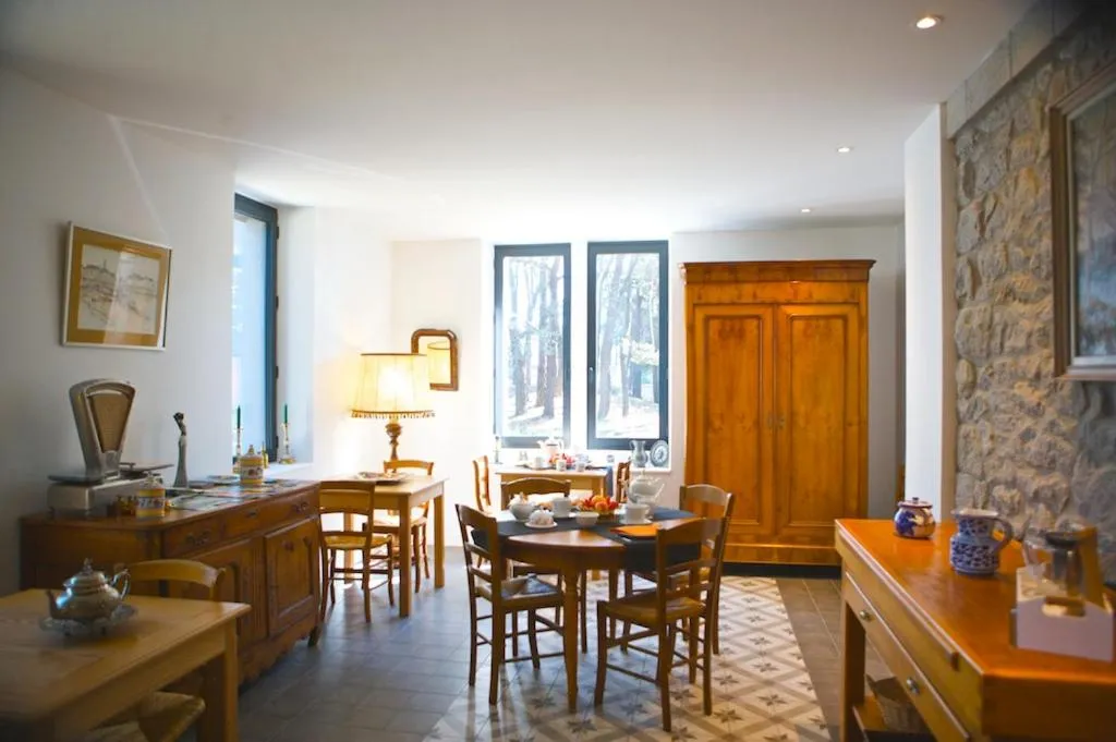Dining area in Villa Belmont