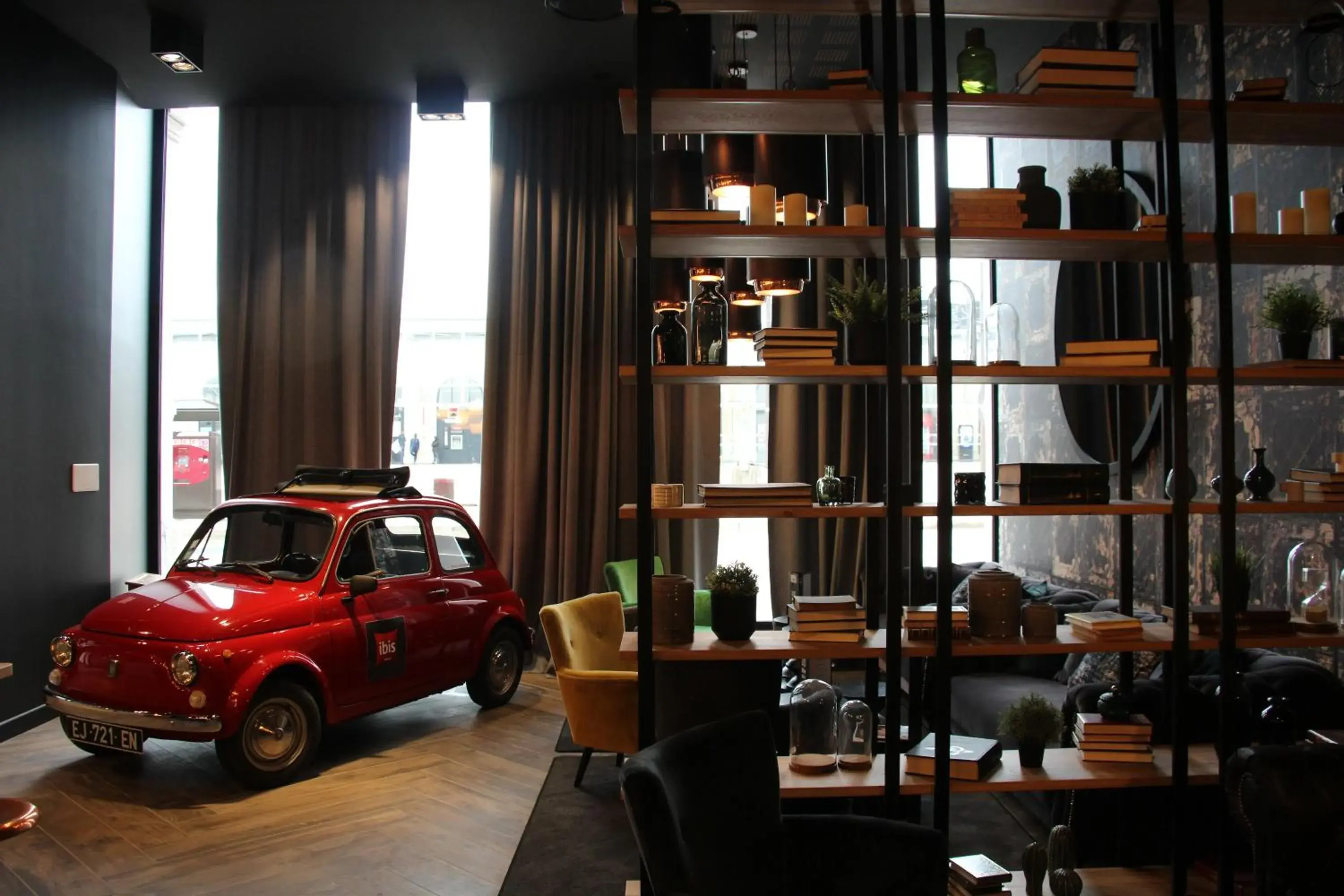 Lounge or bar in ibis Le Mans Centre Gare Nord Lounge or bar in ibis Le Mans Centre Gare Nord