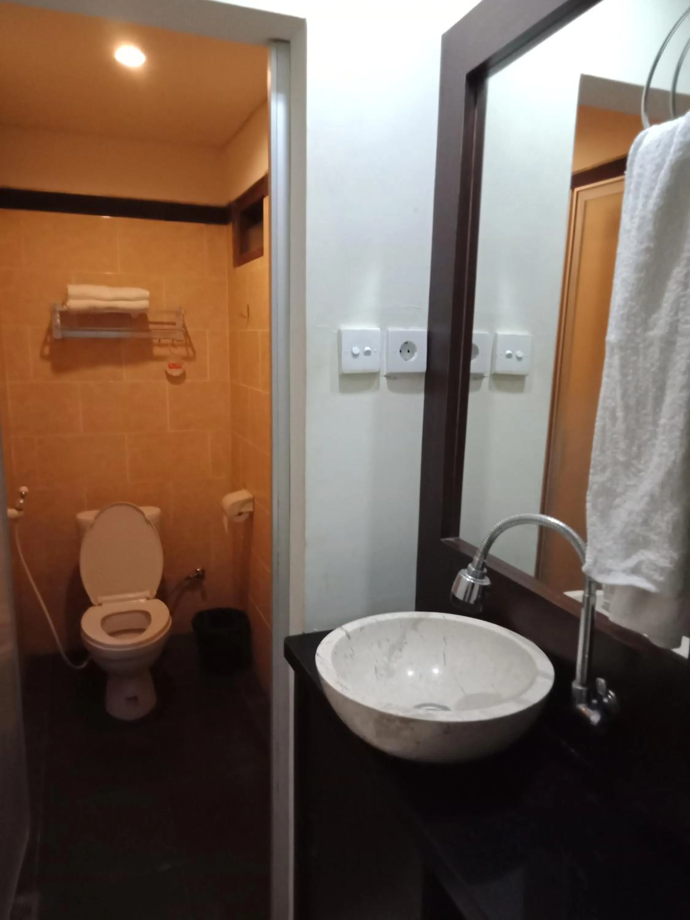 D'puja Home Stay and Spa