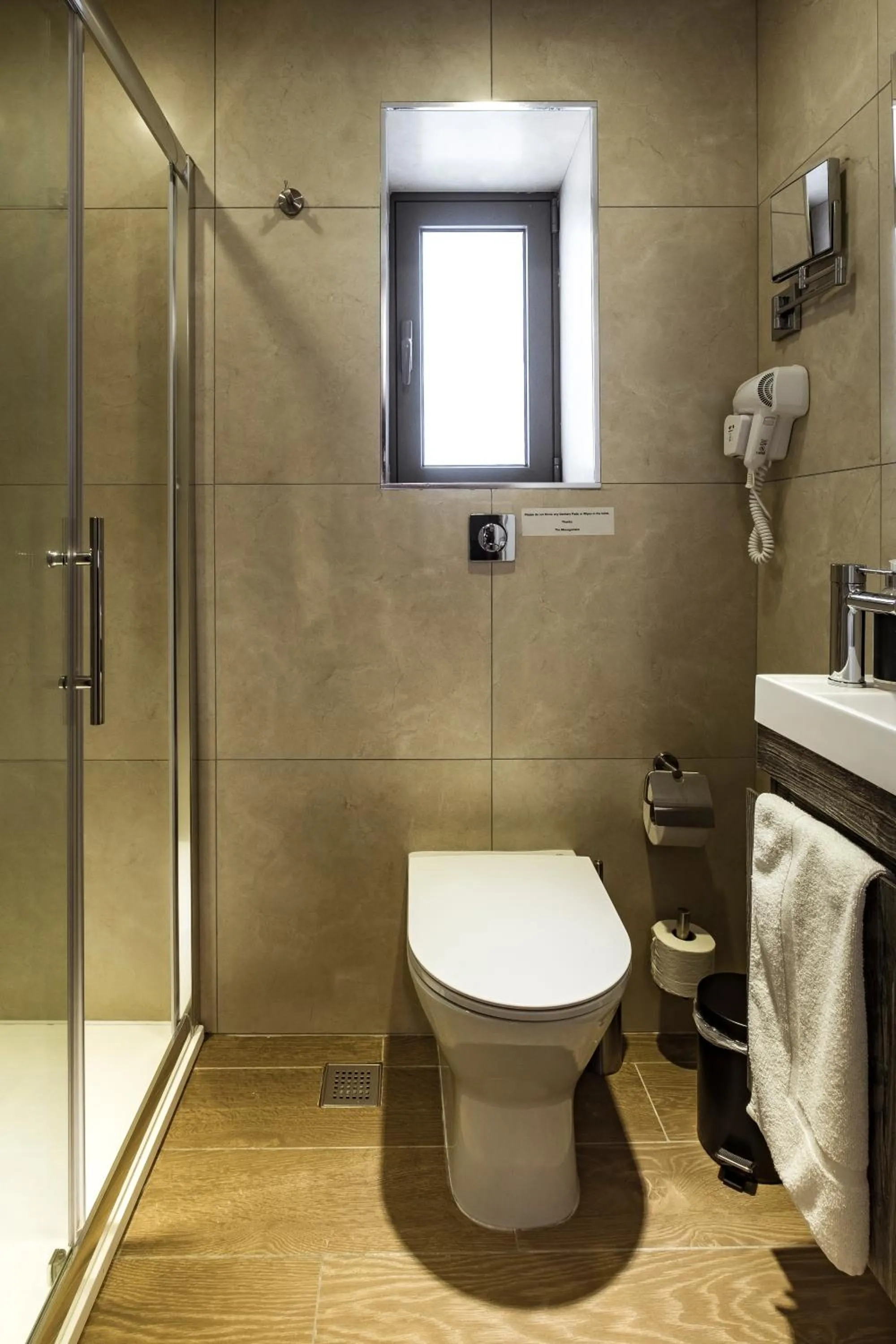 Shower in Jean de Valette Boutique Living