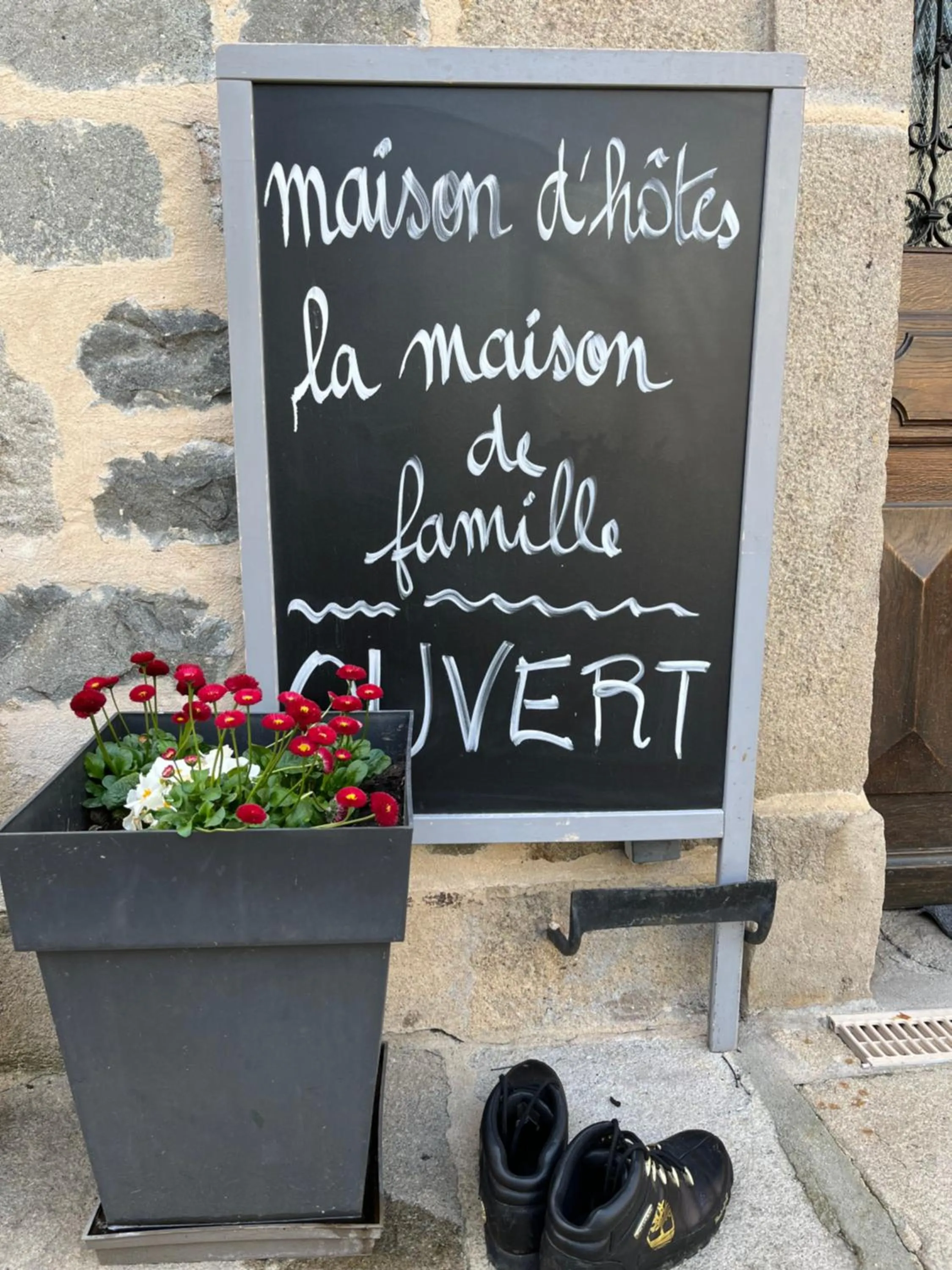 Property building in La Maison de famille