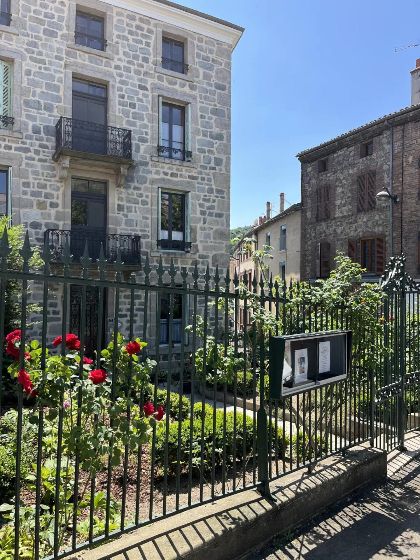 Property building in La Maison de famille