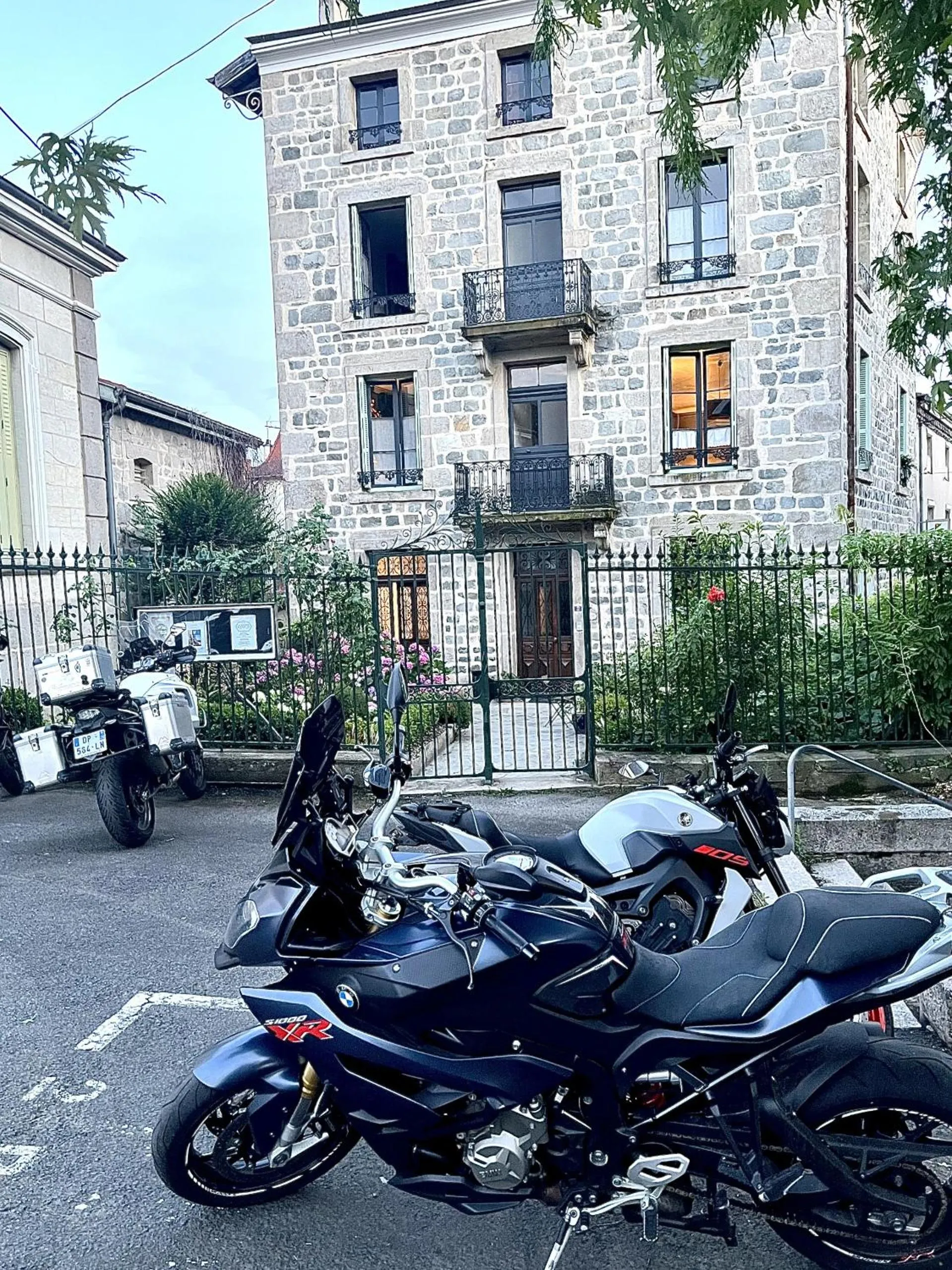 Property building in La Maison de famille