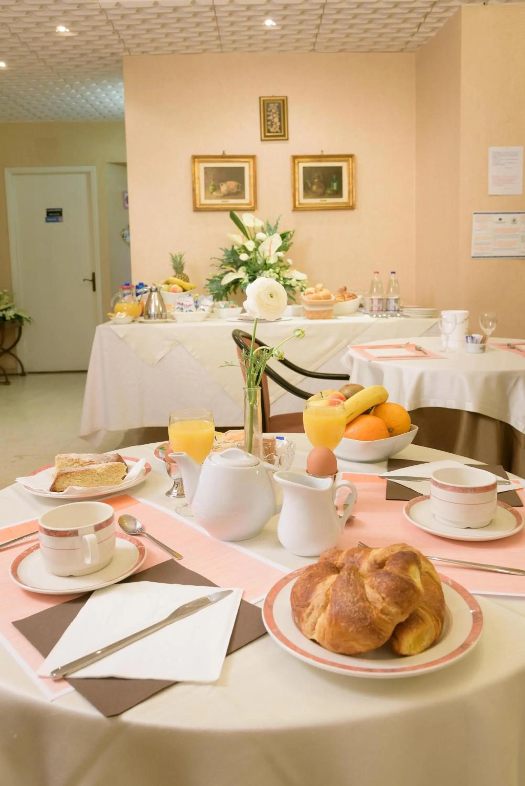 Restaurant/places to eat in Hotel Morchio Mhotelsgroup