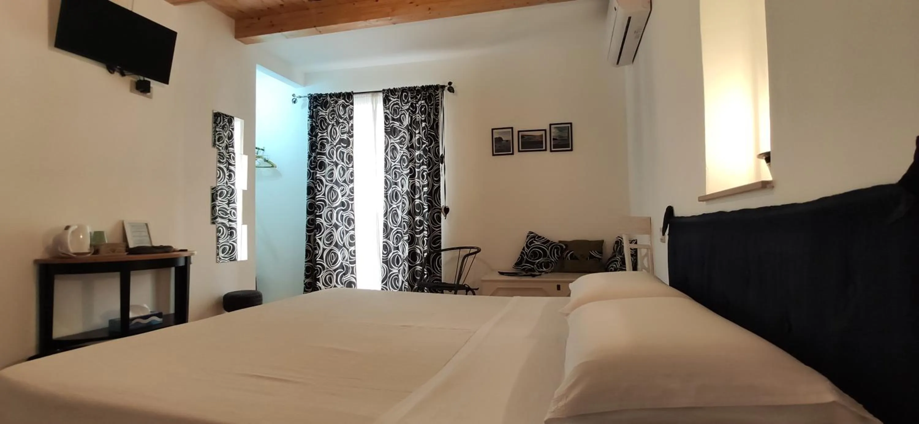 Photo of the whole room, Bed in B&B Mastro Francesco