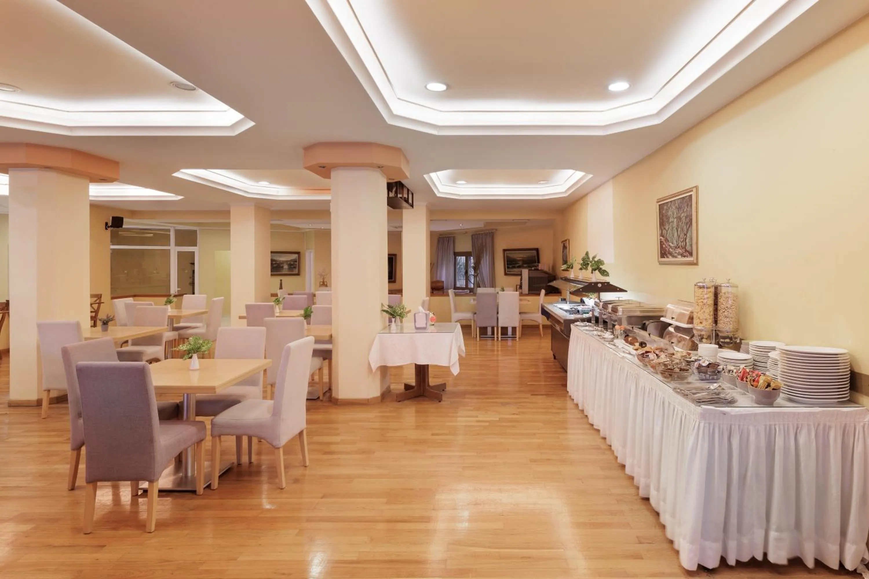 Breakfast in Louvre Hotel