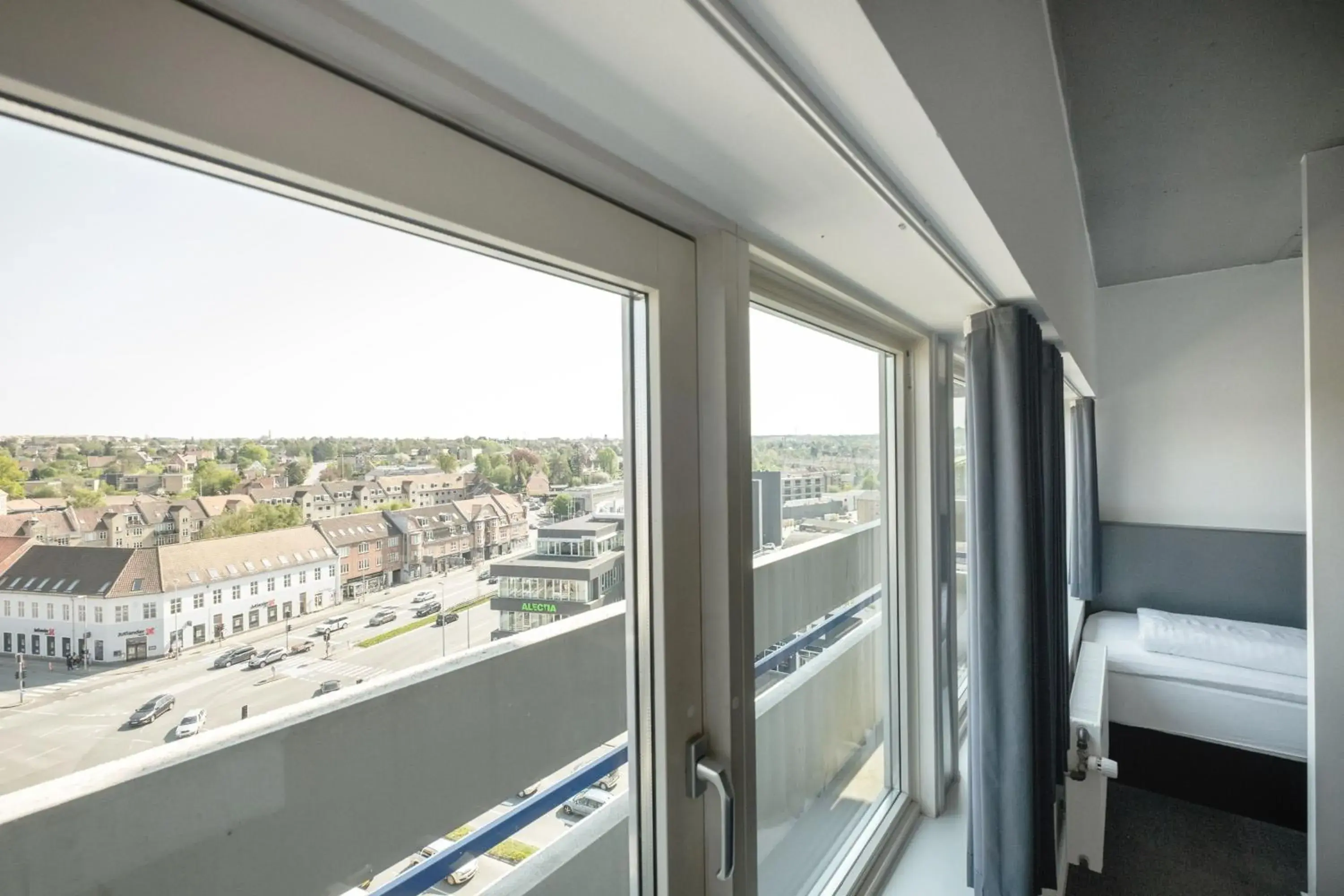 Photo of the whole room, Bed in Four Points Flex by Sheraton Aarhus Viby Photo of the whole room, Bed in Four Points Flex by Sheraton Aarhus Viby